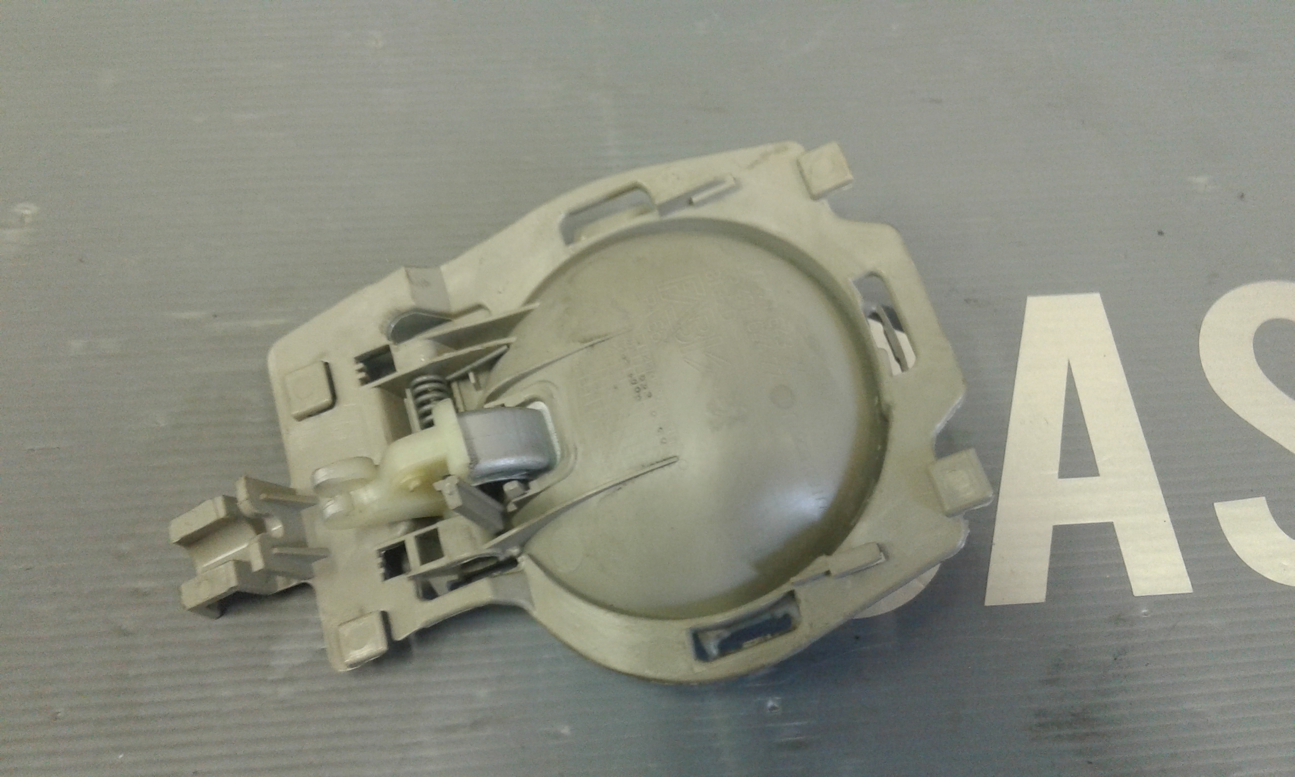 Maniglia int. apertura porta post. Destro - Immagine 1 di 3