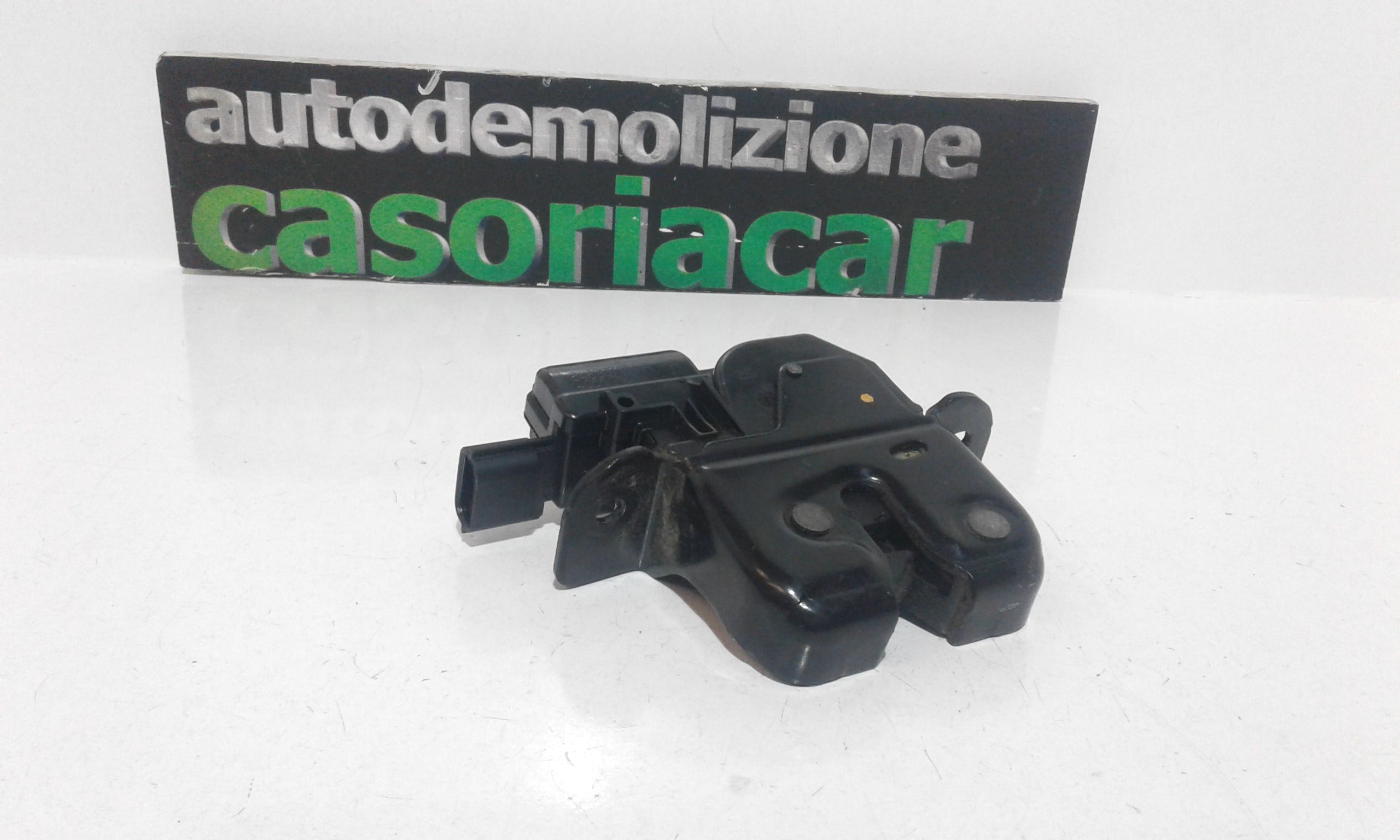 serratura cofano post. - Immagine 1 di 3