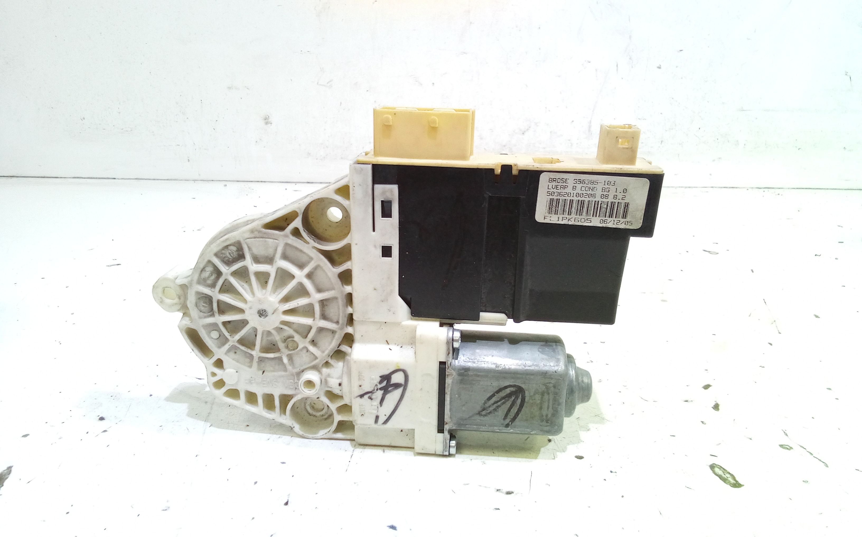 Motorino alzacristallo porta ant. Sinistro - Immagine 1 di 5