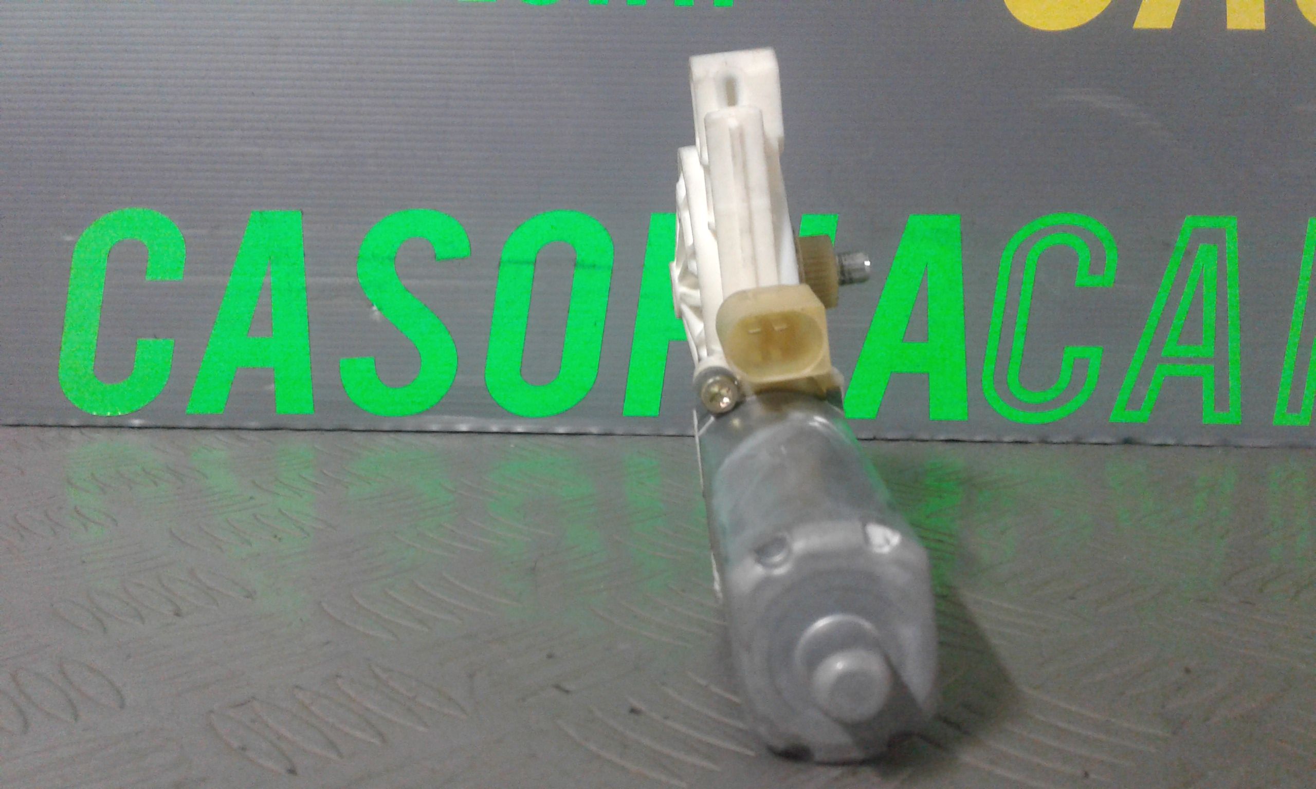 Motorino alzacristallo porta ant. Sinistro - Immagine 1 di 3