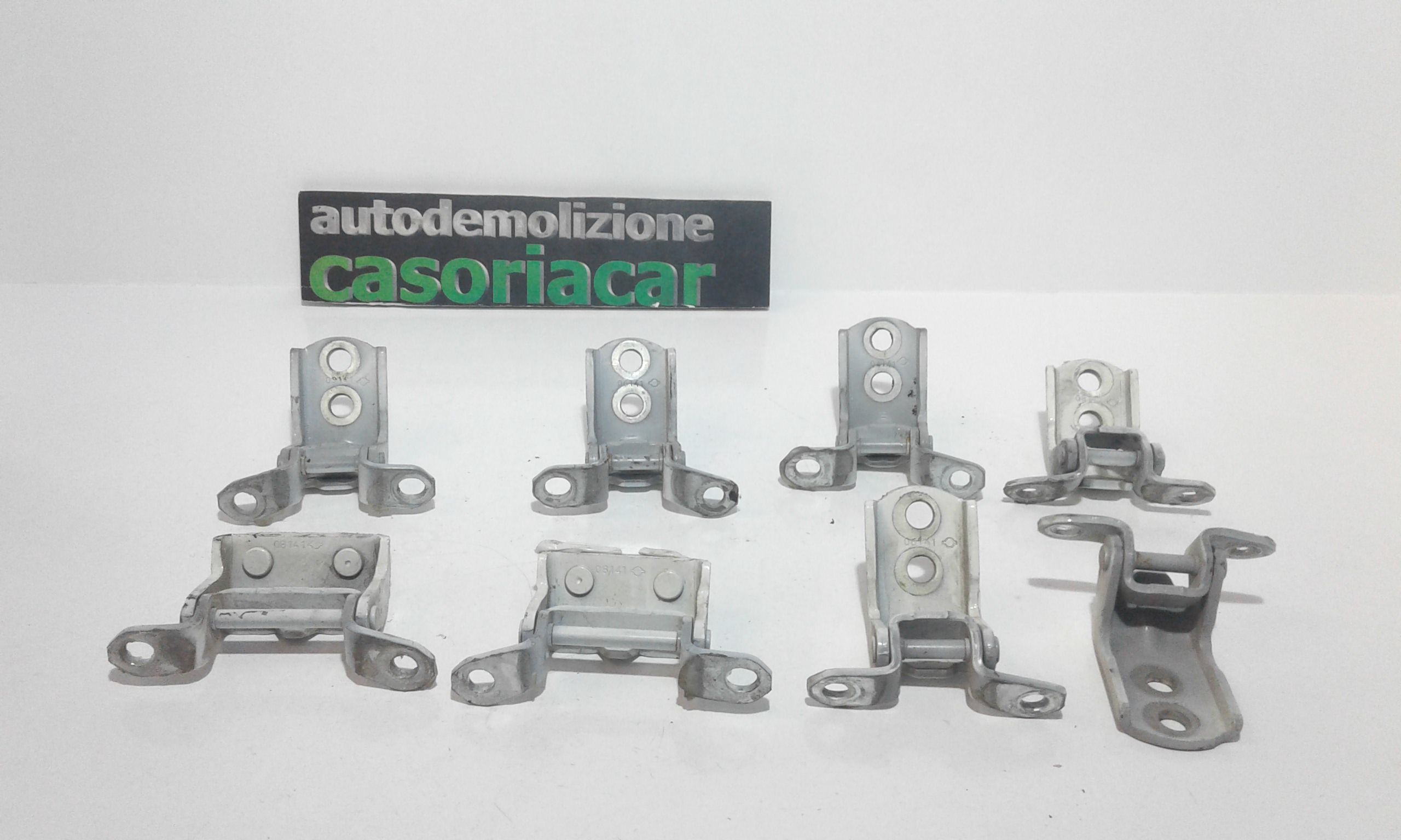 Cerniera porta ant. Destro,Cerniera porta ant.Sinistro, Cerniera porta post. Destro, Cerniera porta post. Sinistro - Immagine 1 di 3