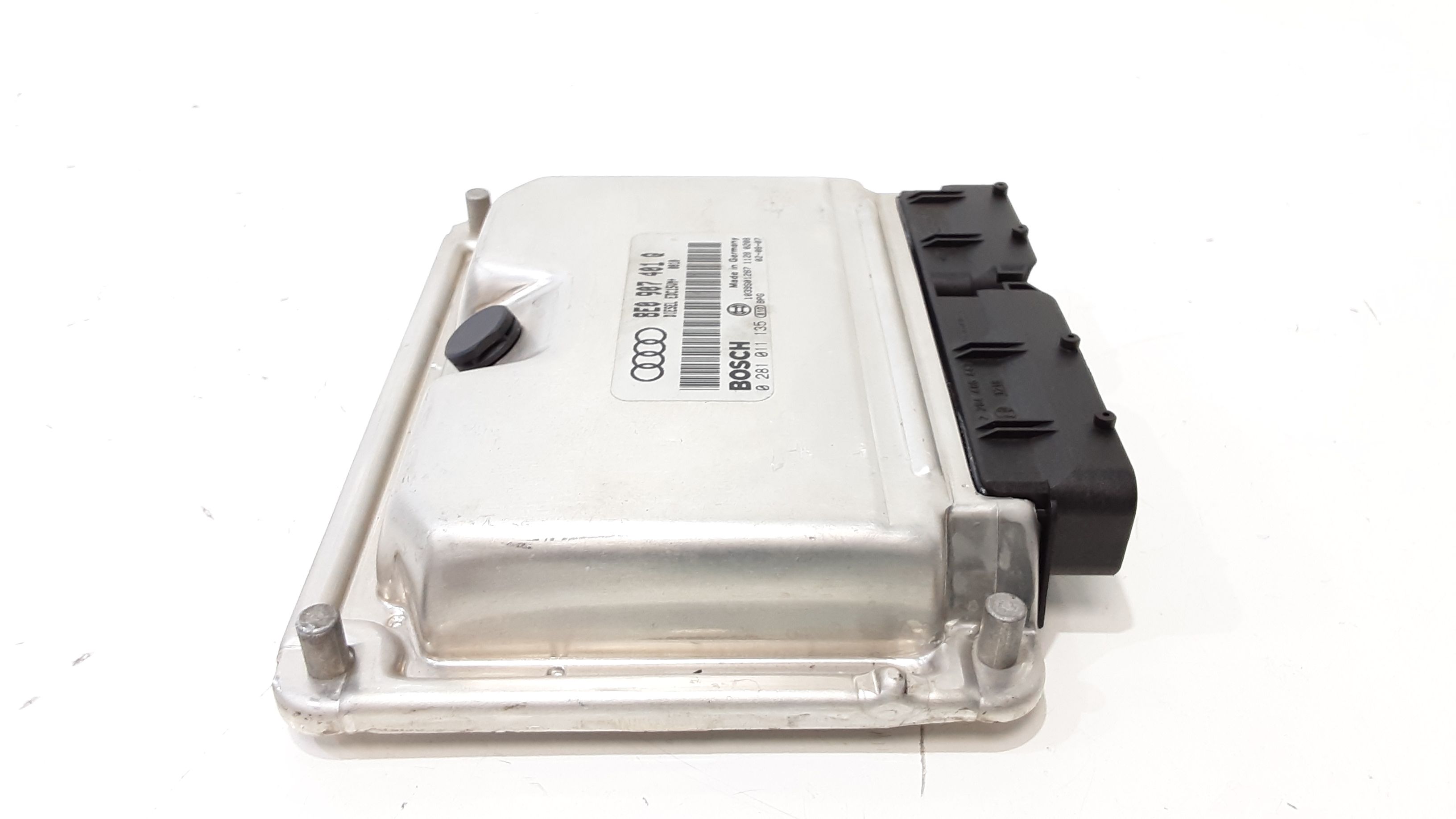 Centralina Iniezione (Bosch Audi Bosch) 8E0909557RX 0281011135 Usato