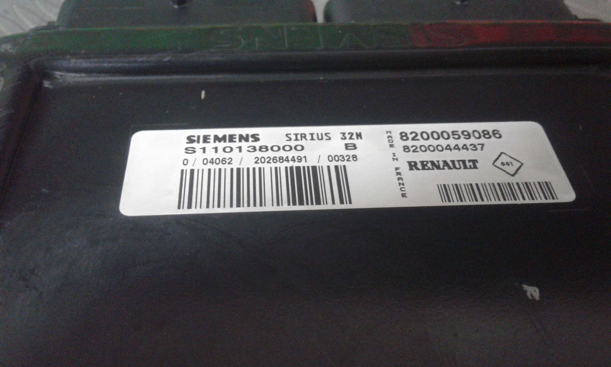 Centralina Iniezione (Siemens Renault) S110138000 Usato