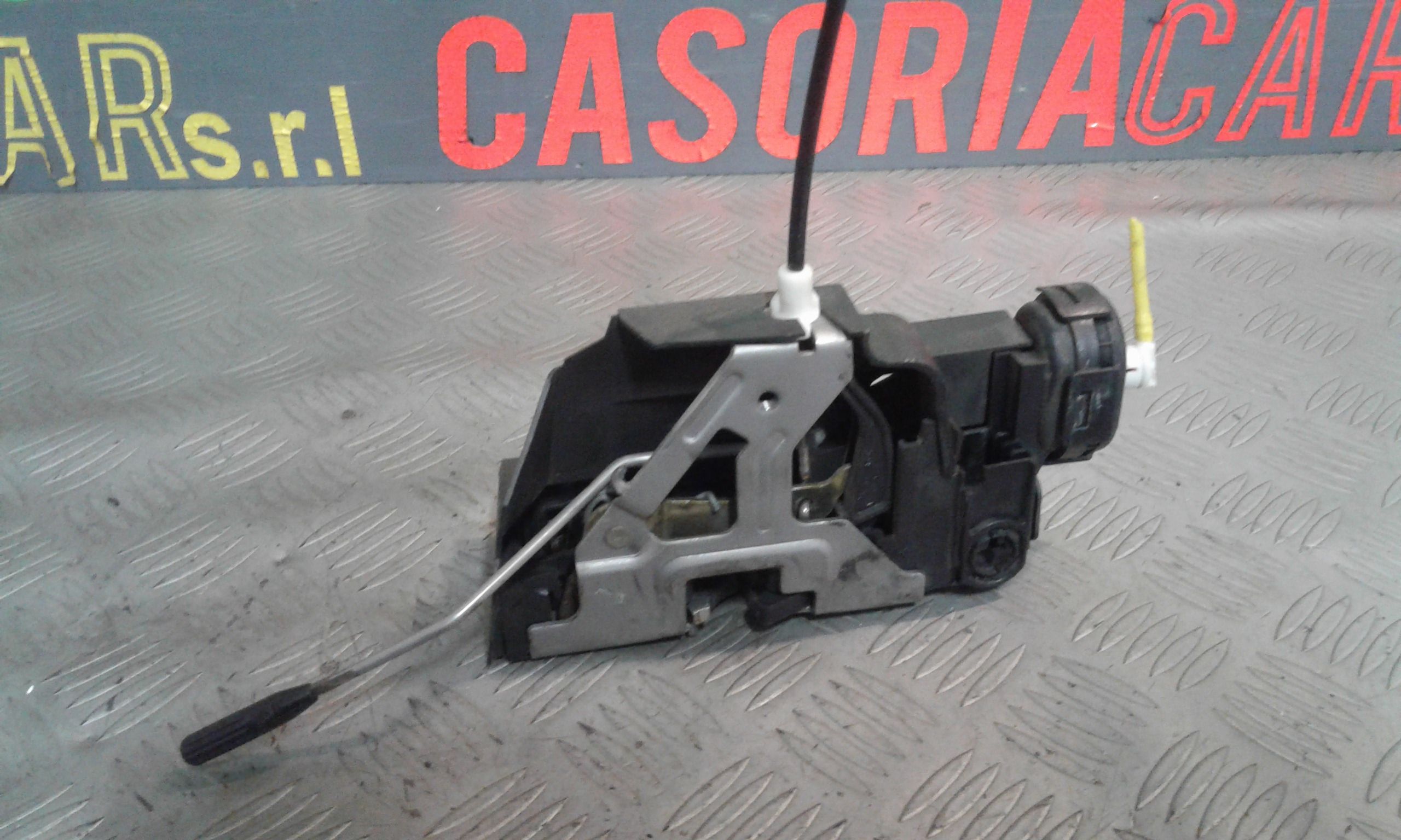 Serratura porta ant. Sinistro - Immagine 1 di 3
