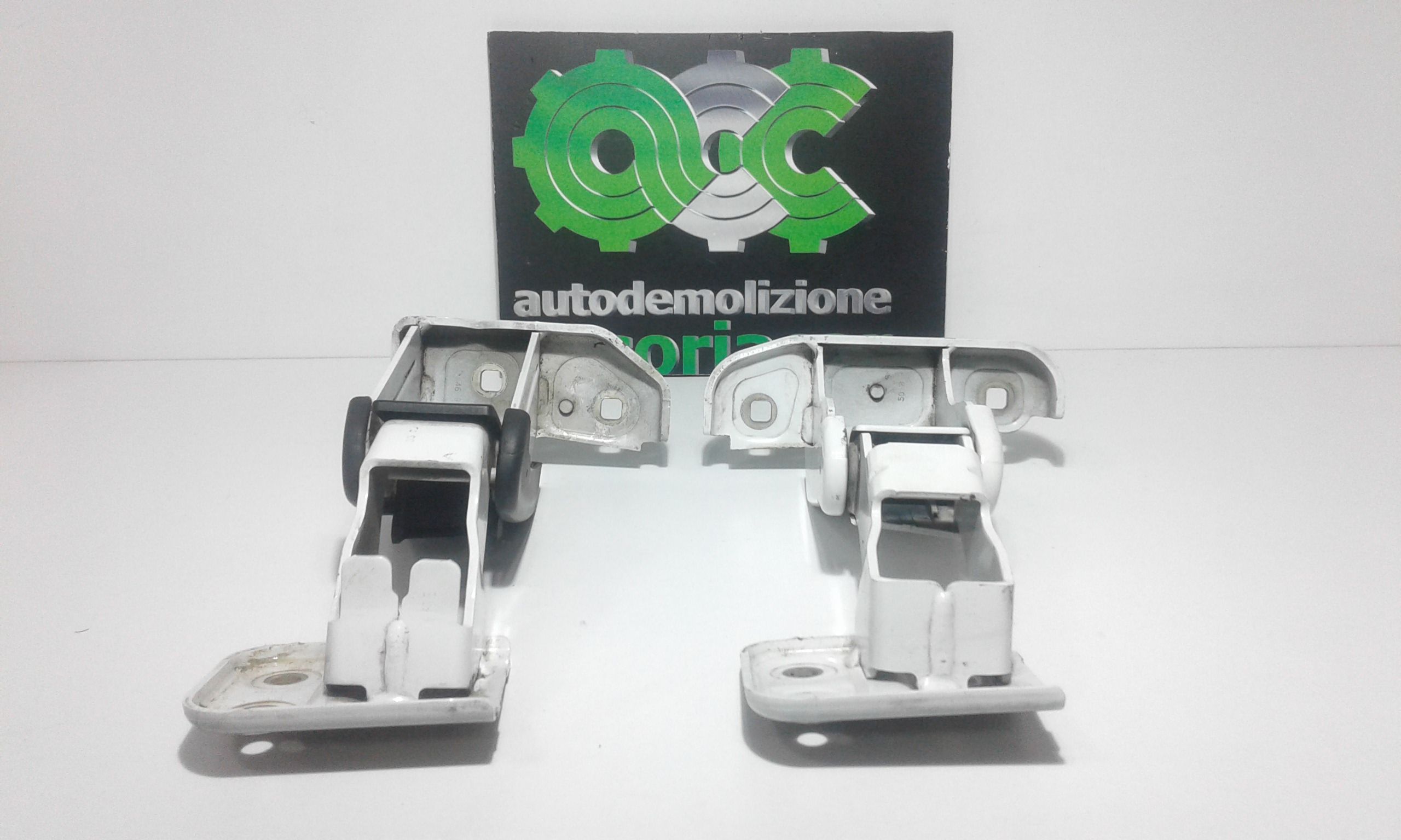 Cerniera portello post. Sinistro - Immagine 1 di 6