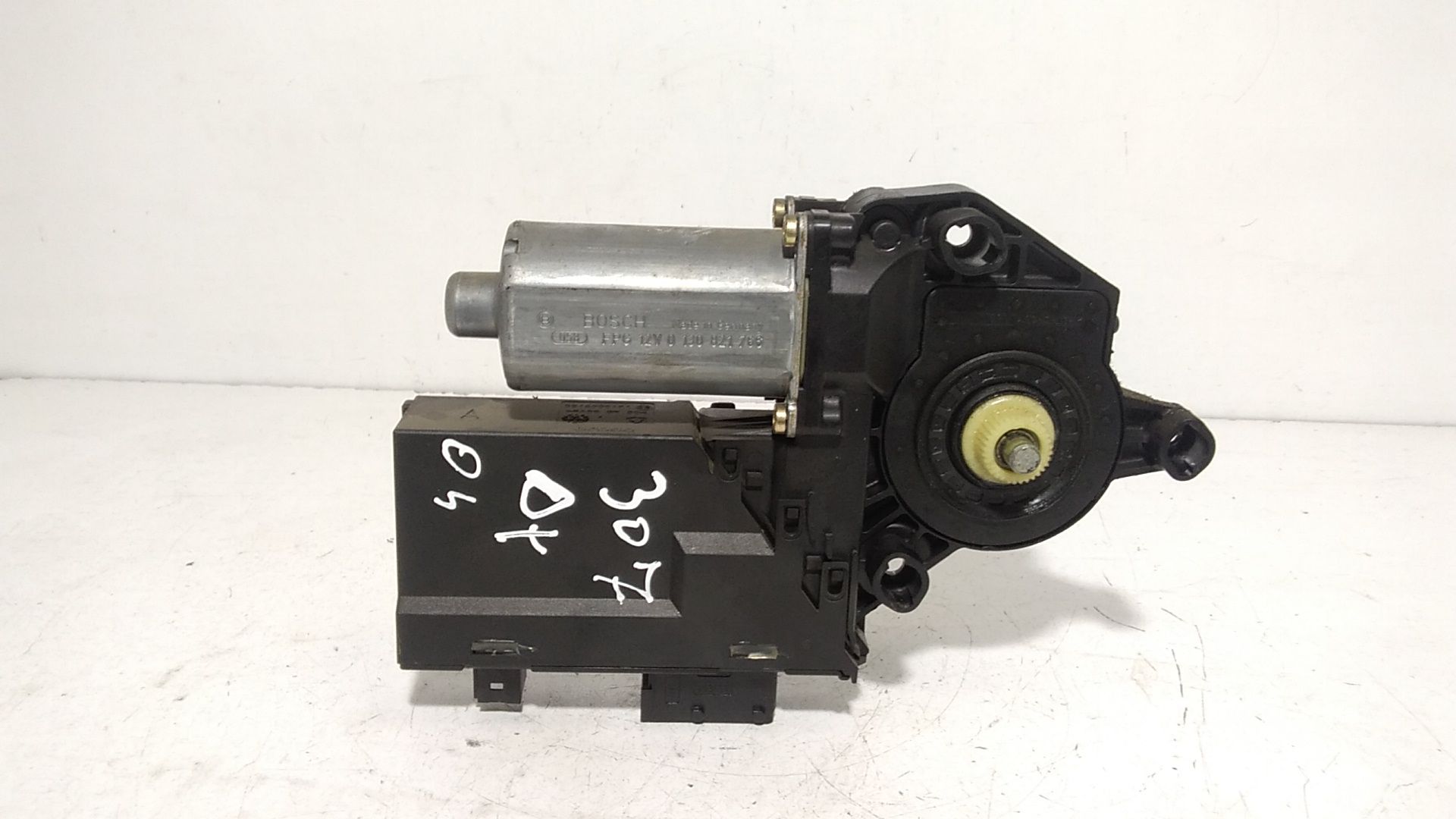 Motorino Alzacristallo Porta Ant. Destro 9222CF Usato