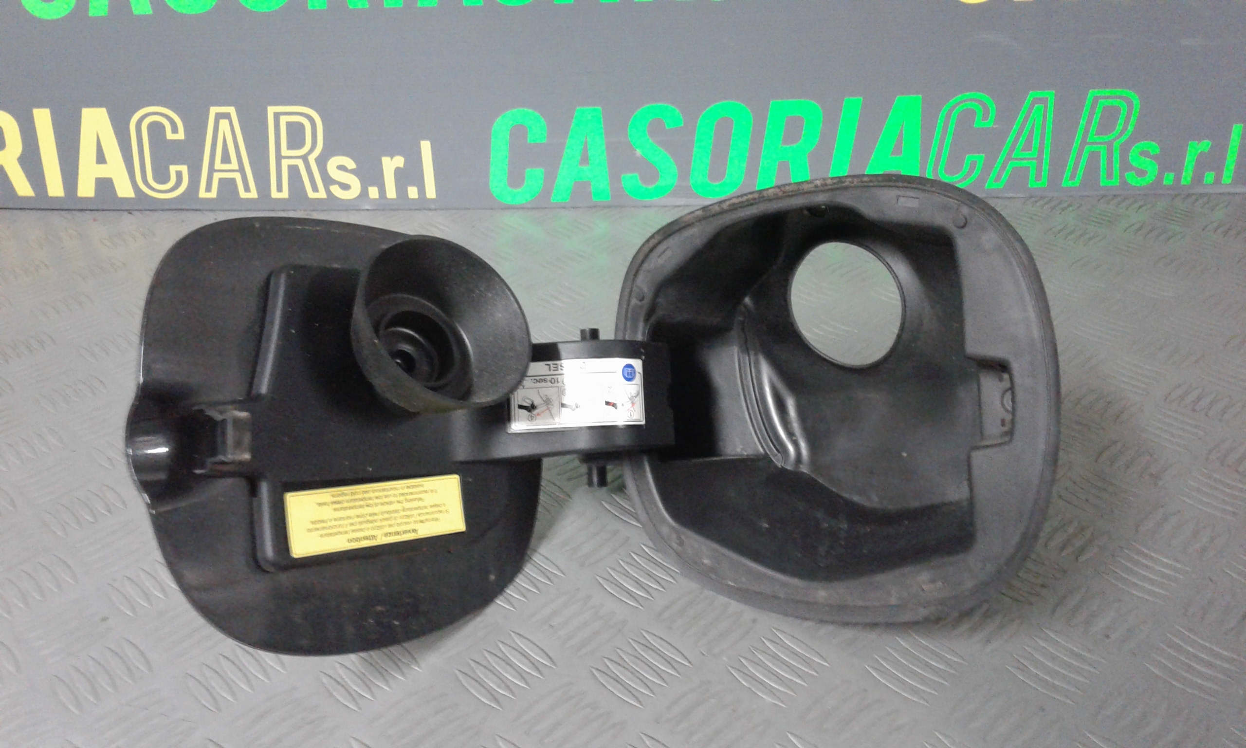Sportello carburante - Immagine 1 di 3