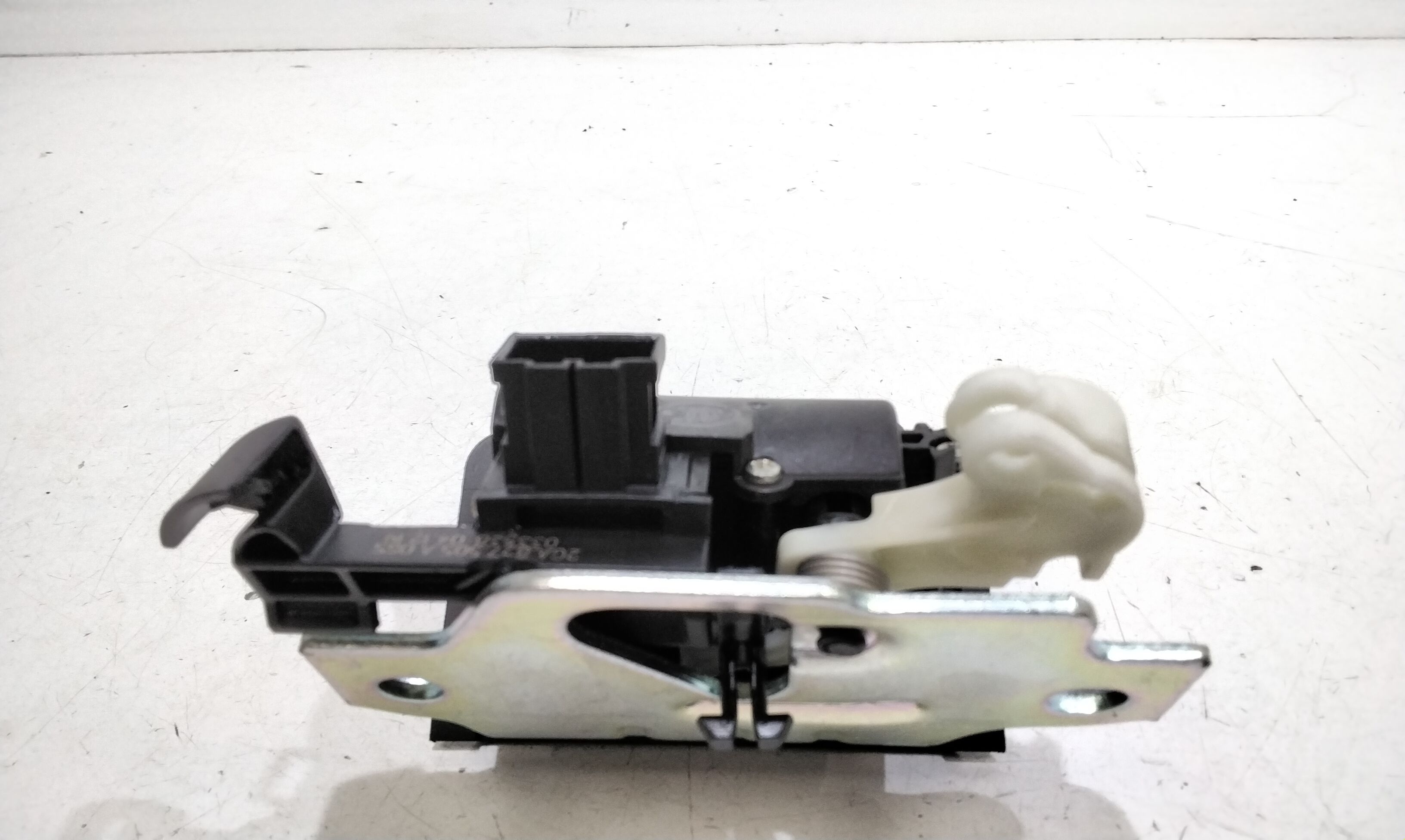 serratura cofano post. - Immagine 1 di 4