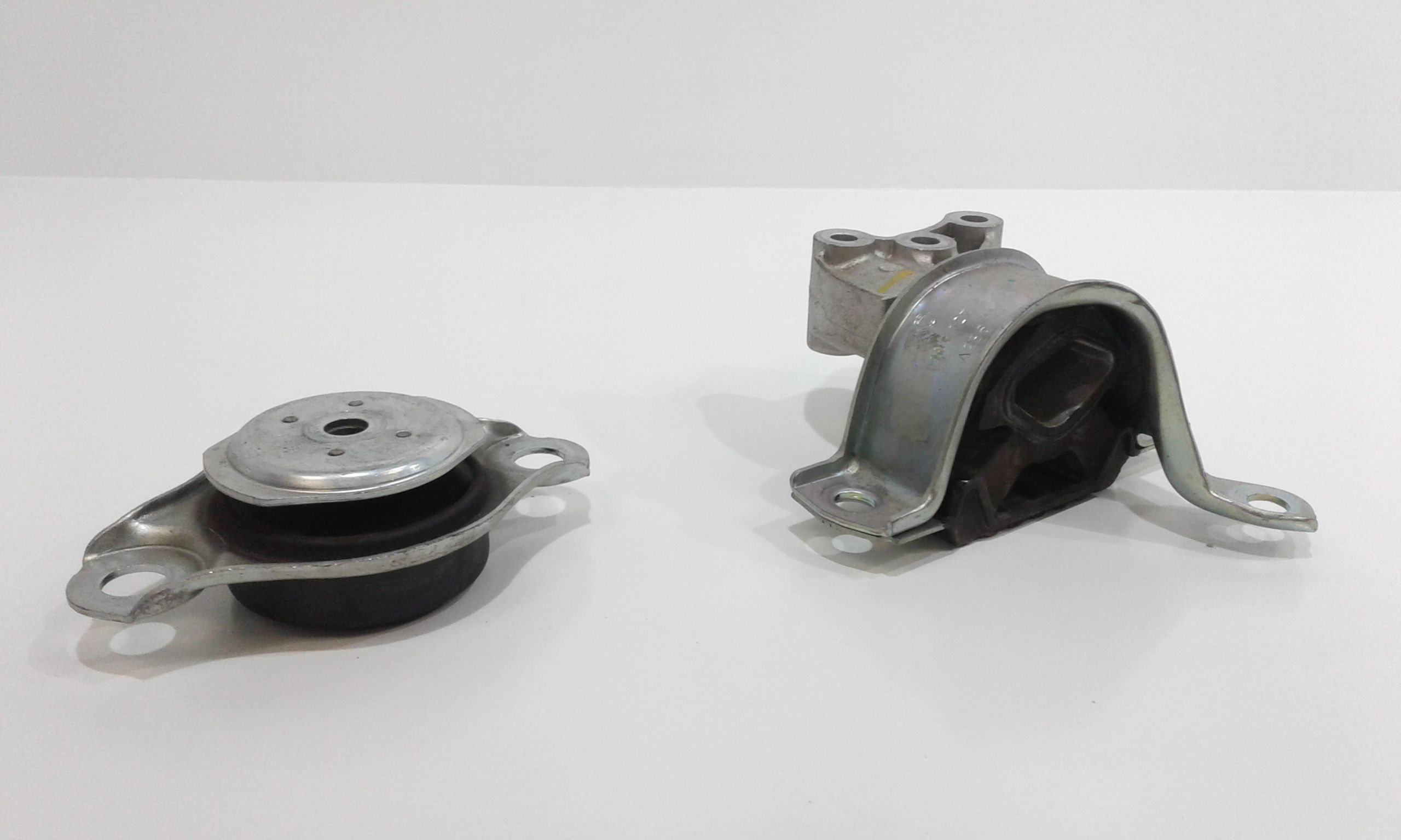 Supporto ant. Motore,Supporto post. motore (bielletta), Bielletta supporto motore - Immagine 1 di 5