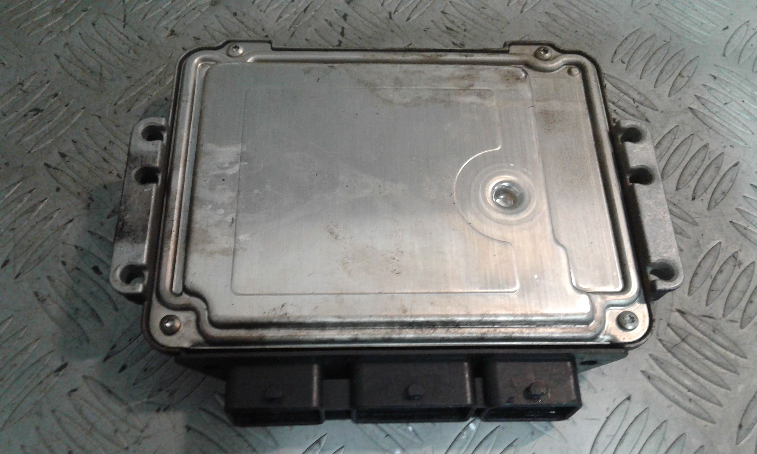 Centralina Iniezione (Bosch) 8200321263 0281011549 Usato