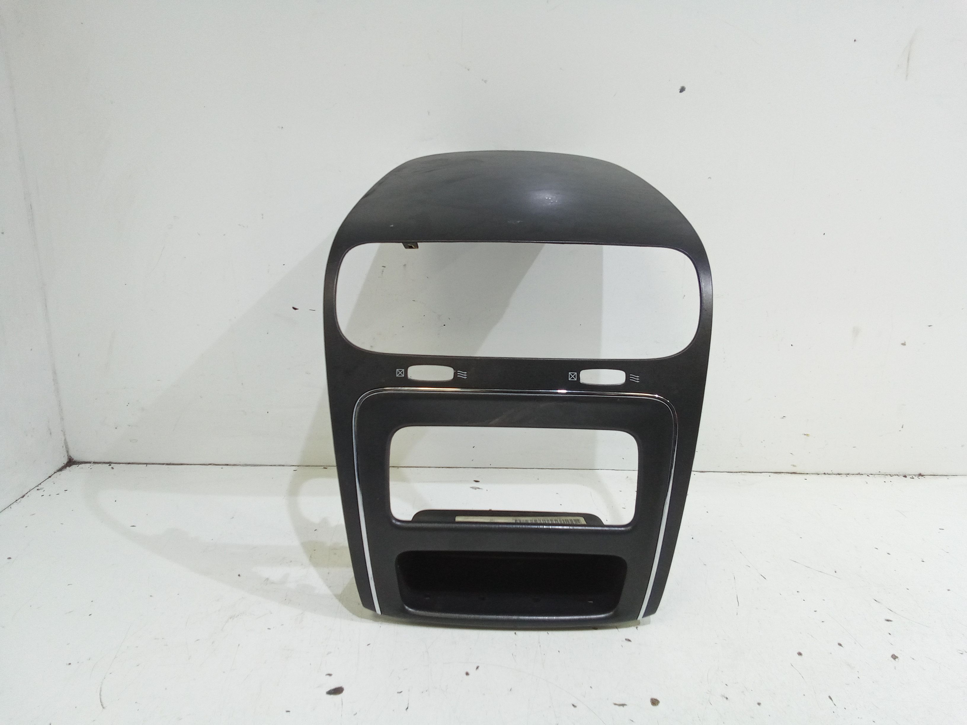 Rivestimento centr. Cruscotto, Mascherina portastrumenti centr. Cruscotto - Immagine 1 di 4
