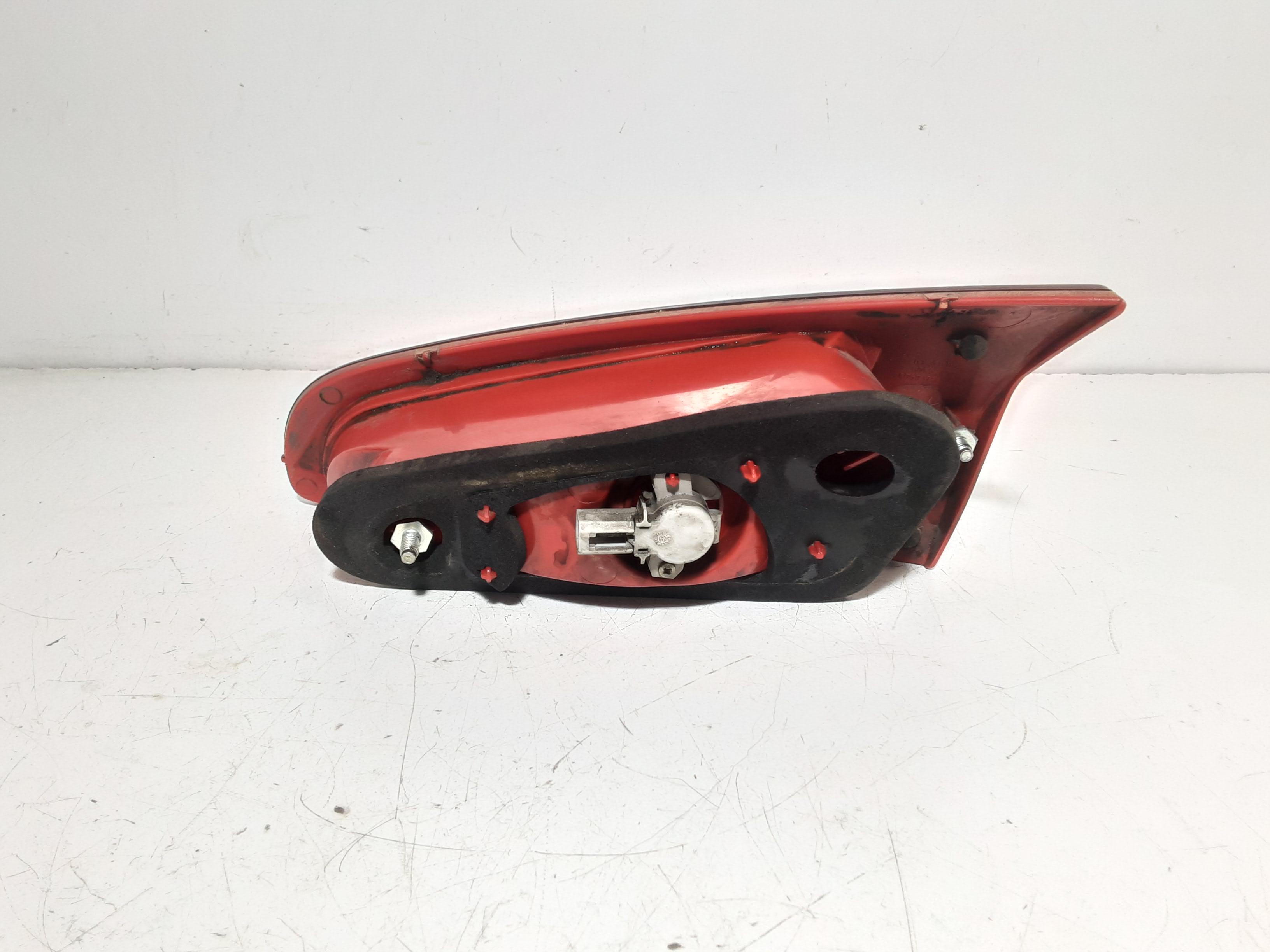 fanale stop supplementare sinistro - Immagine 1 di 5