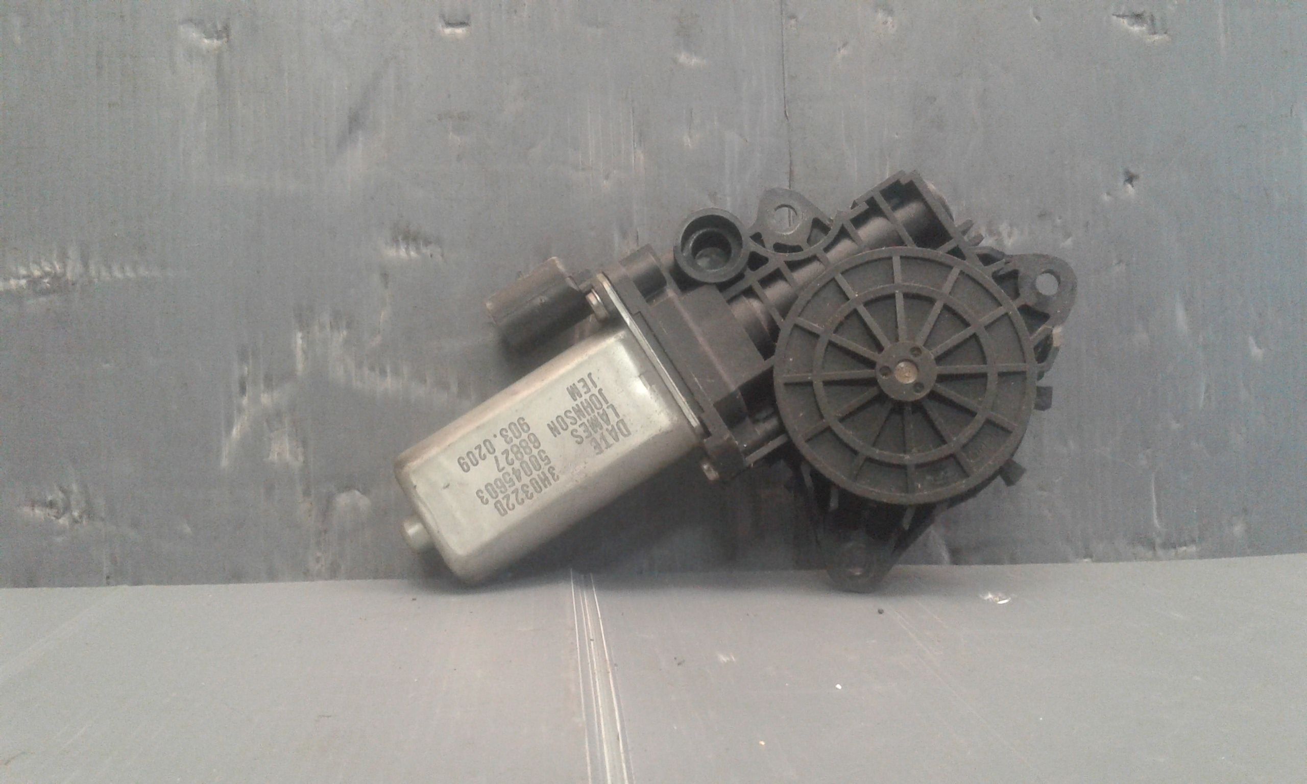 Motorino alzacristallo porta post. Sinistro - Immagine 1 di 3