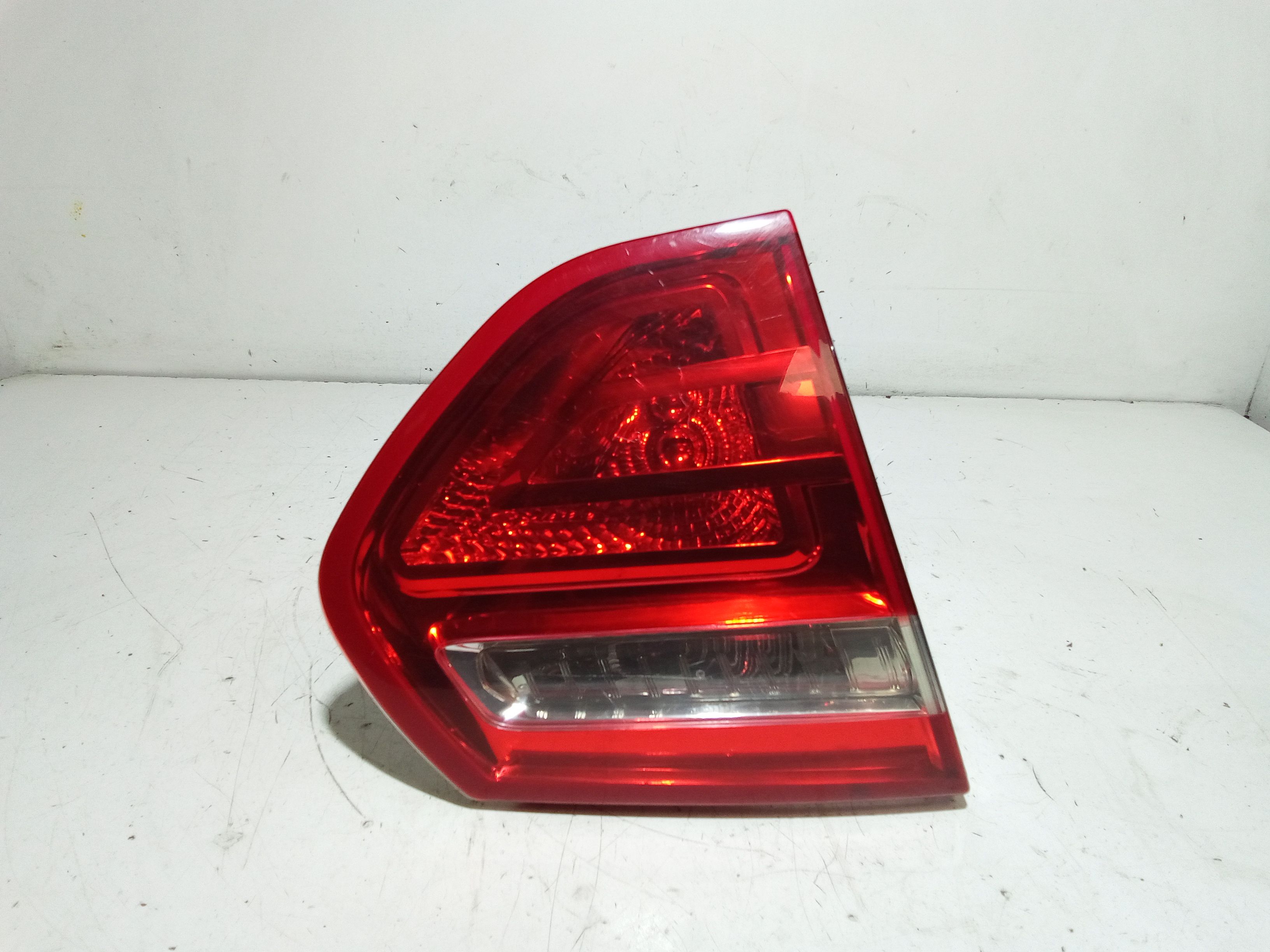 fanale stop supplementare sinistro - Immagine 1 di 4