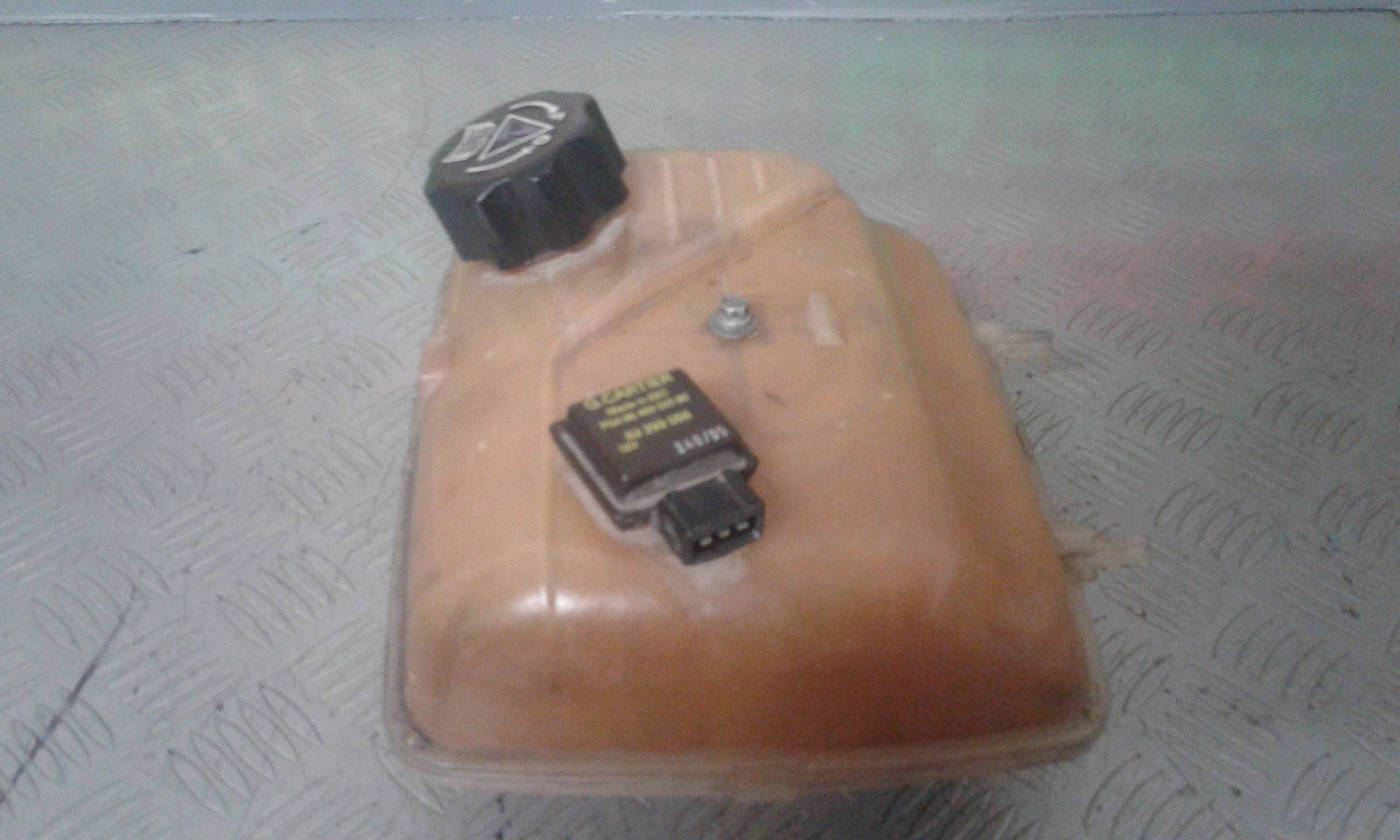 vaschetta compensazione radiatore - Immagine 1 di 3
