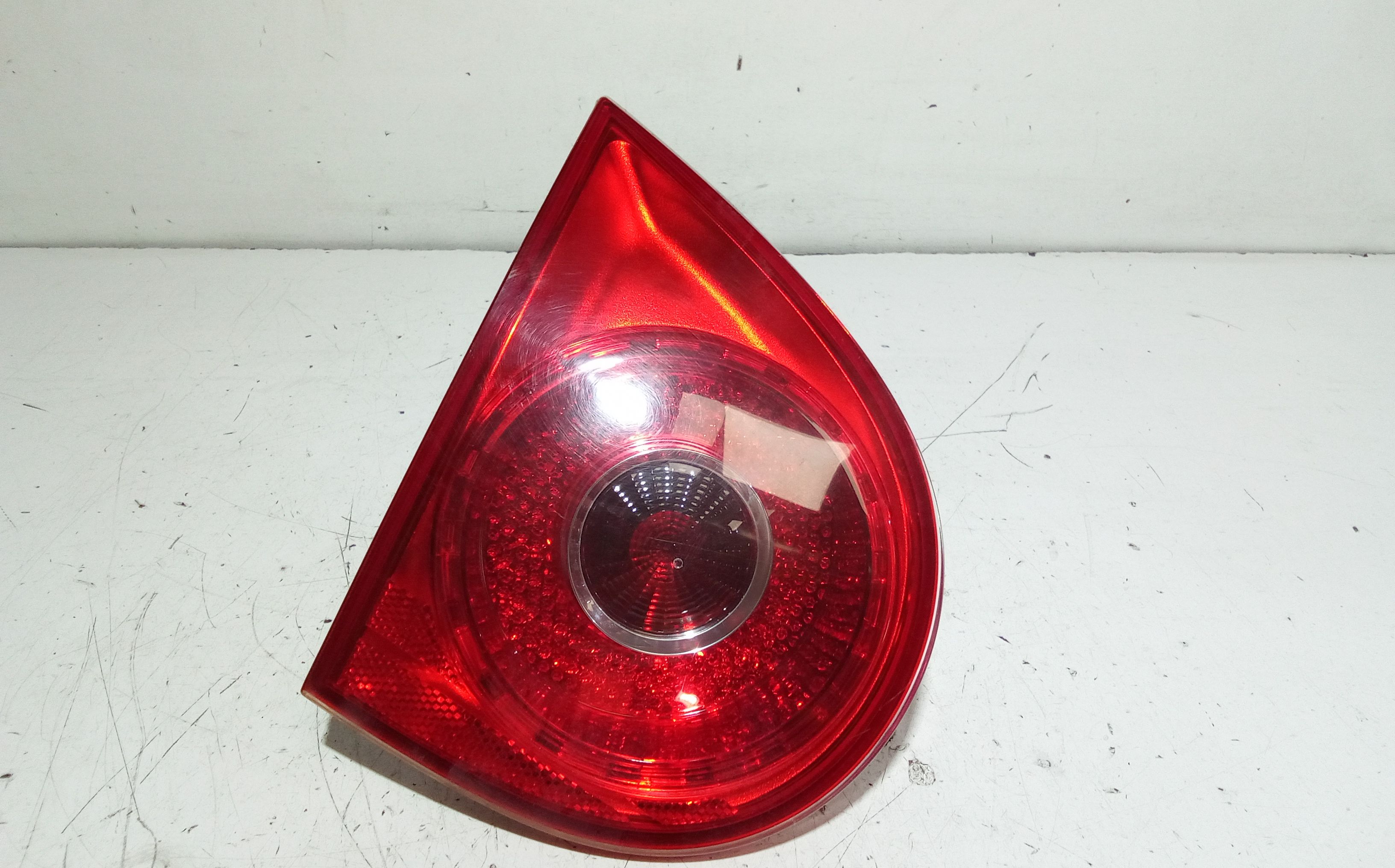 fanale stop supplementare sinistro - Immagine 1 di 4
