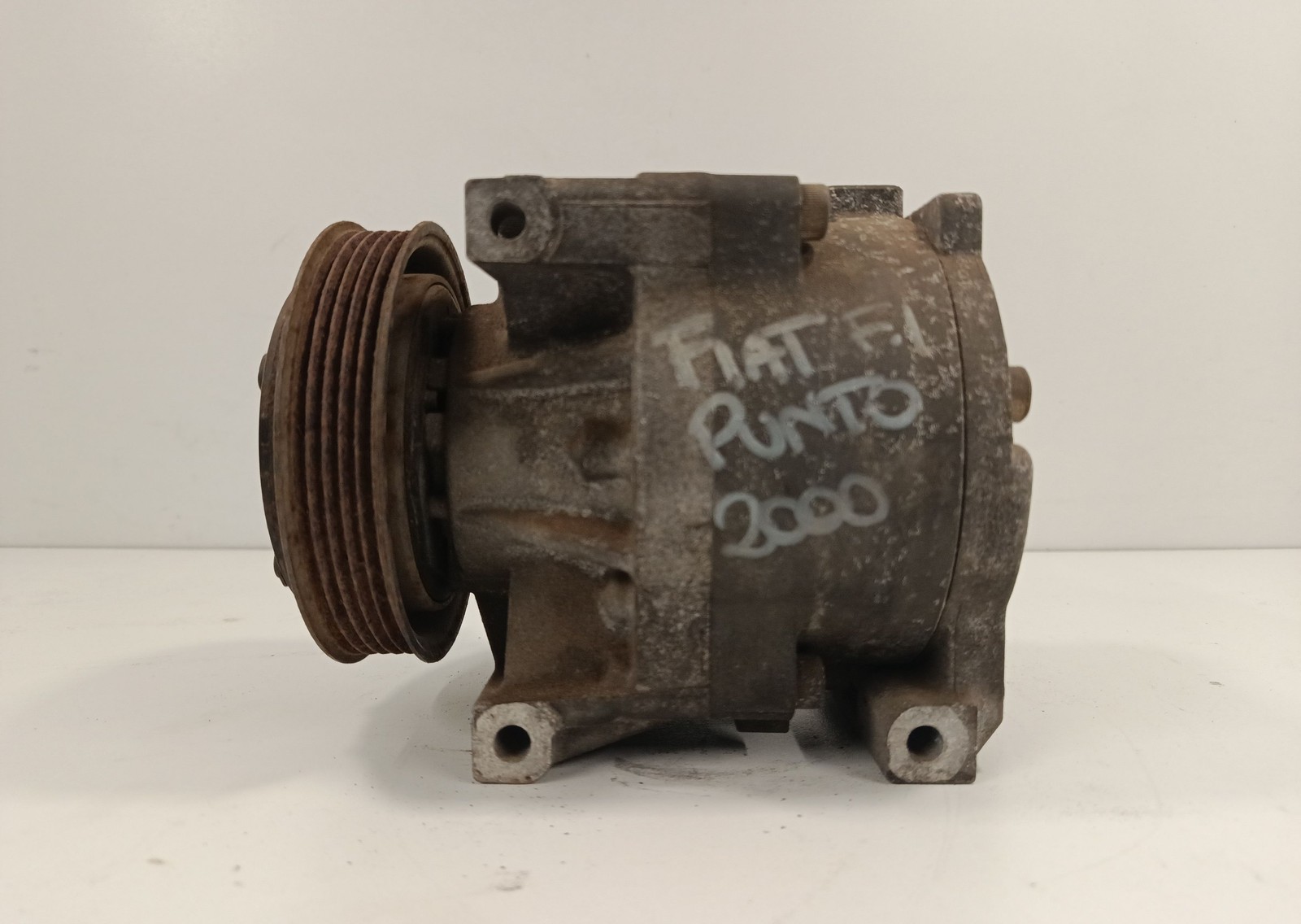 Compressore A/c 467571680 Usato