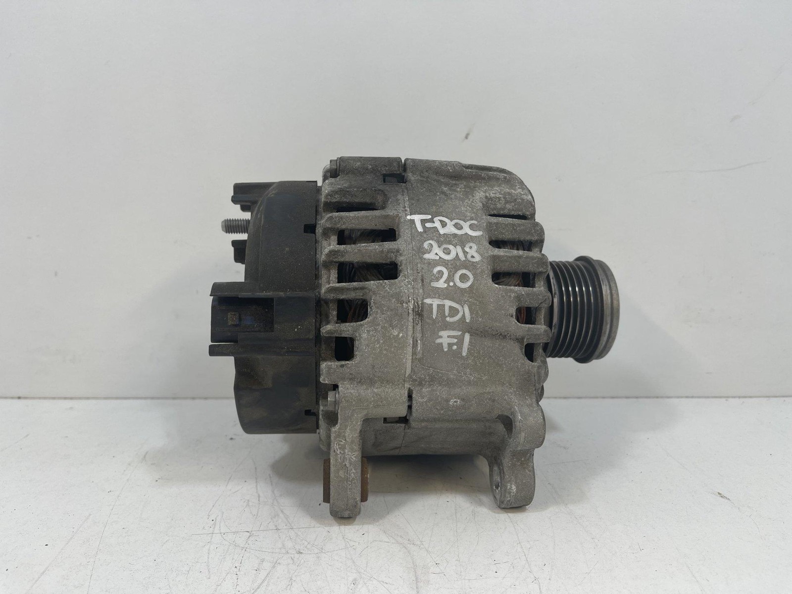 Alternatore (Valeo) 04L903021D Usato