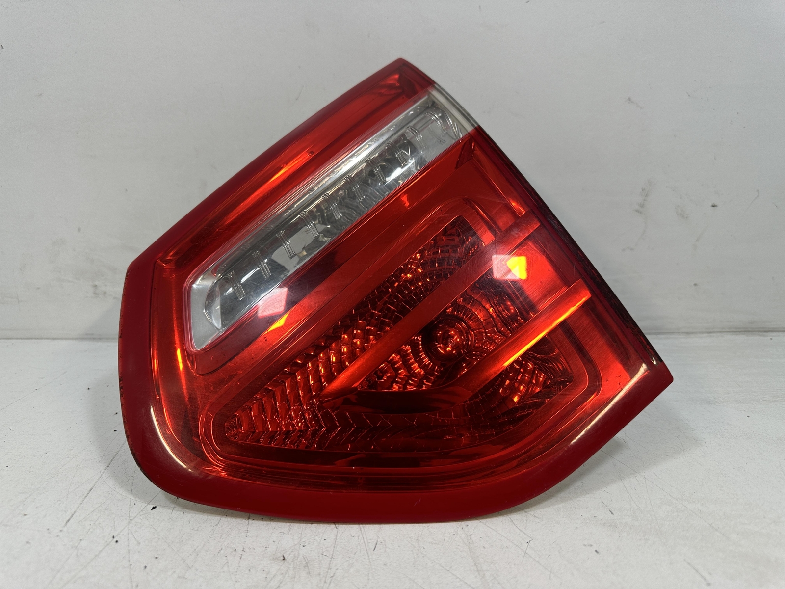 fanale stop supplementare destro - Immagine 1 di 3