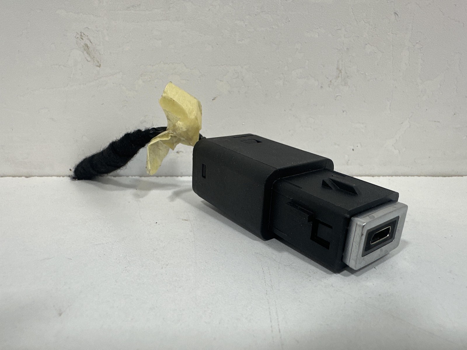 Console Porta Usb / Aux 98313506 98313506 Usato