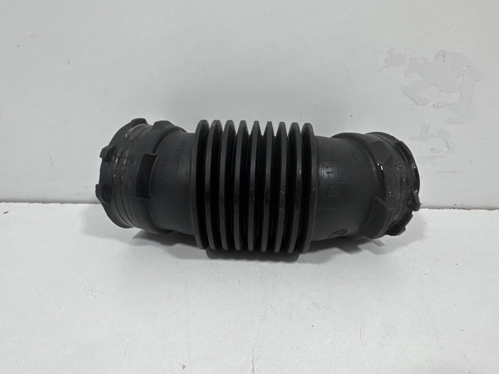 Tubo Aspirazione Uscita Filtro Aria 165750995R 165750995R Usato