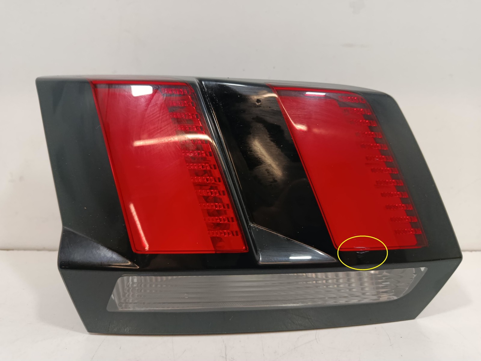 fanale stop supplementare sinistro - Immagine 1 di 3