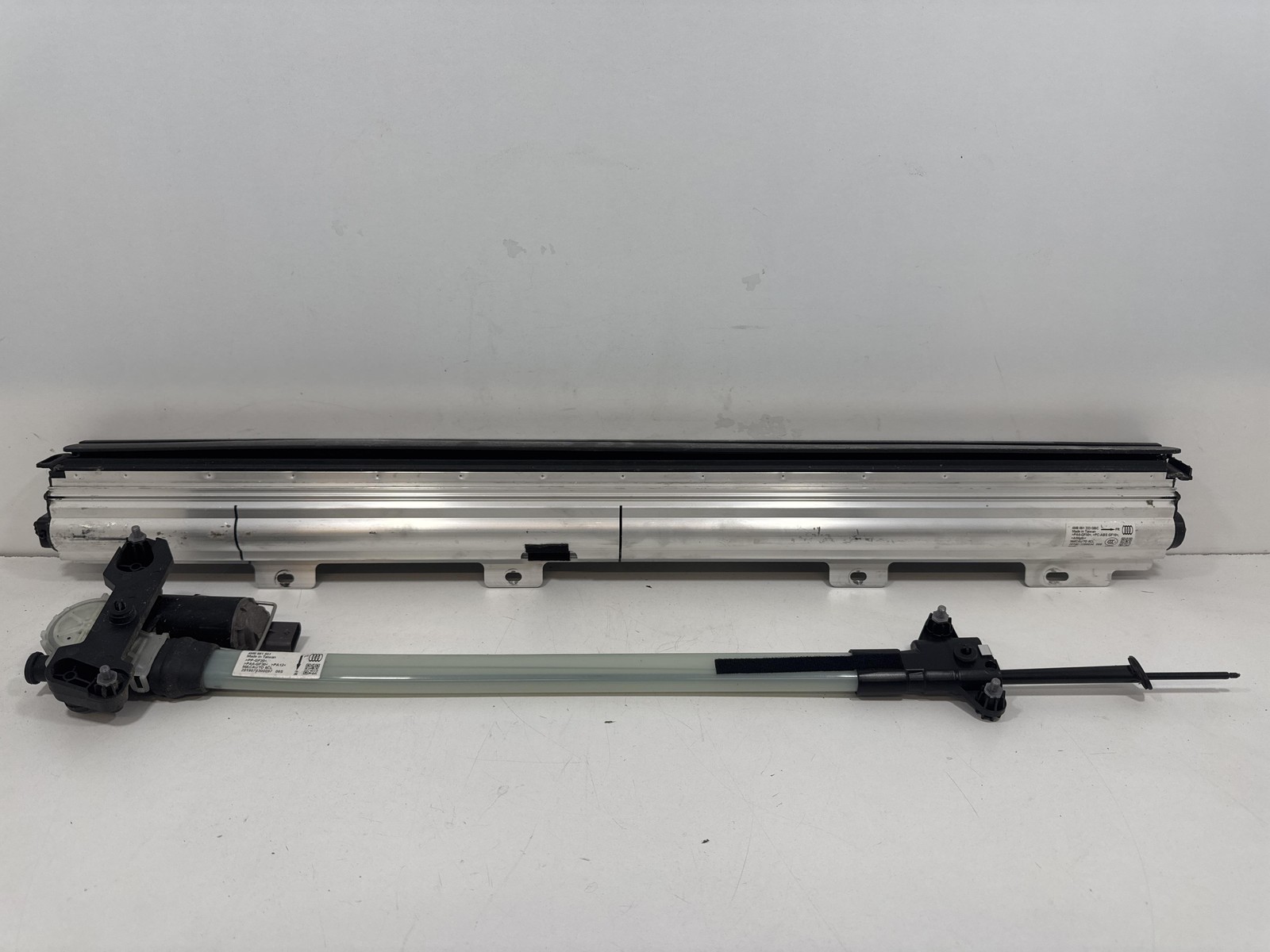 Tendina Parasole Portiera Posteriore Sx 4M8861333 Usato