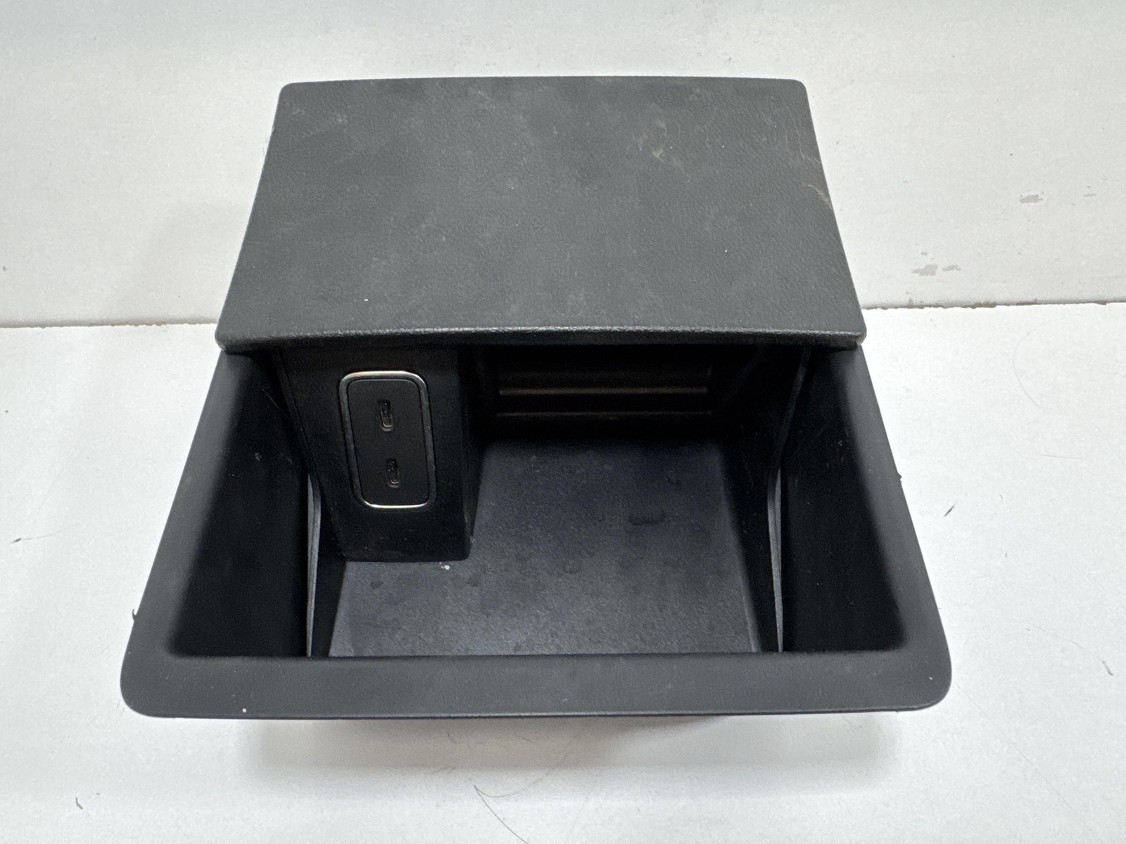 Console Porta Usb / Aux A1676801205 A1676801205 Usato