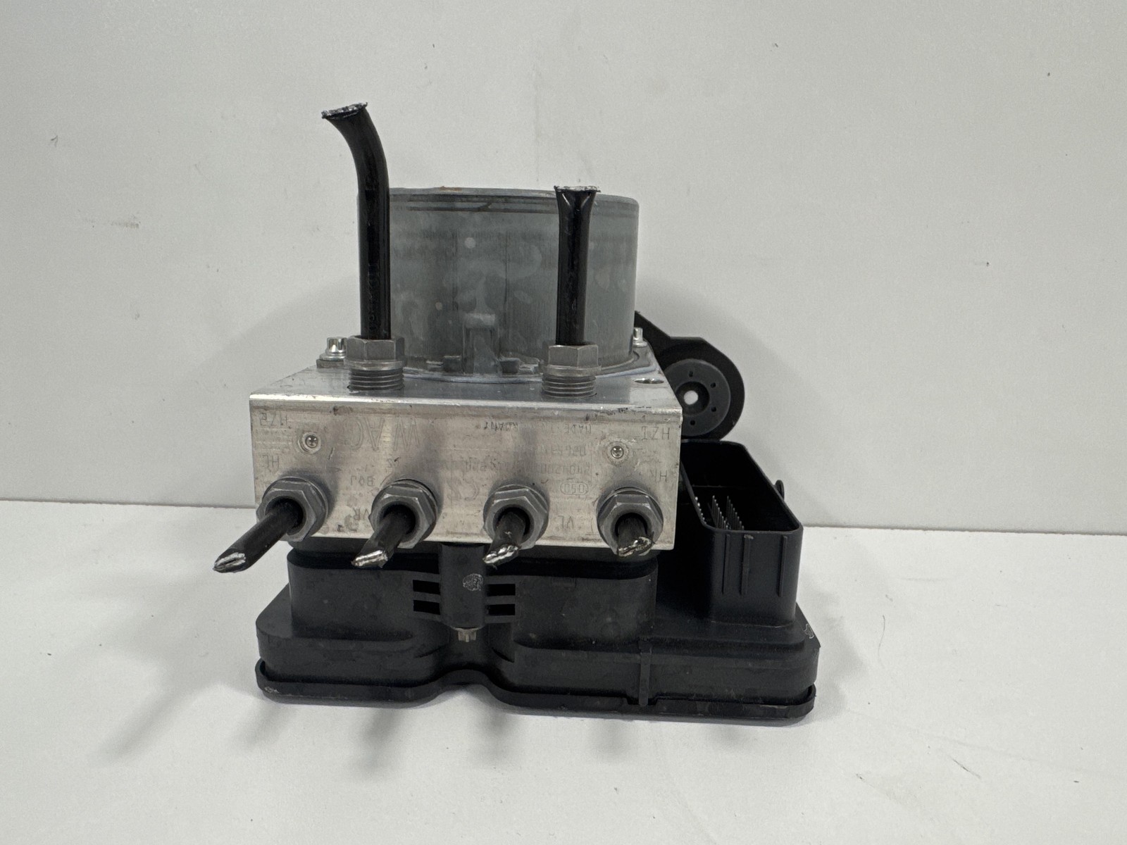Pompa Abs (Bosch) 2Q0614517CS Usato
