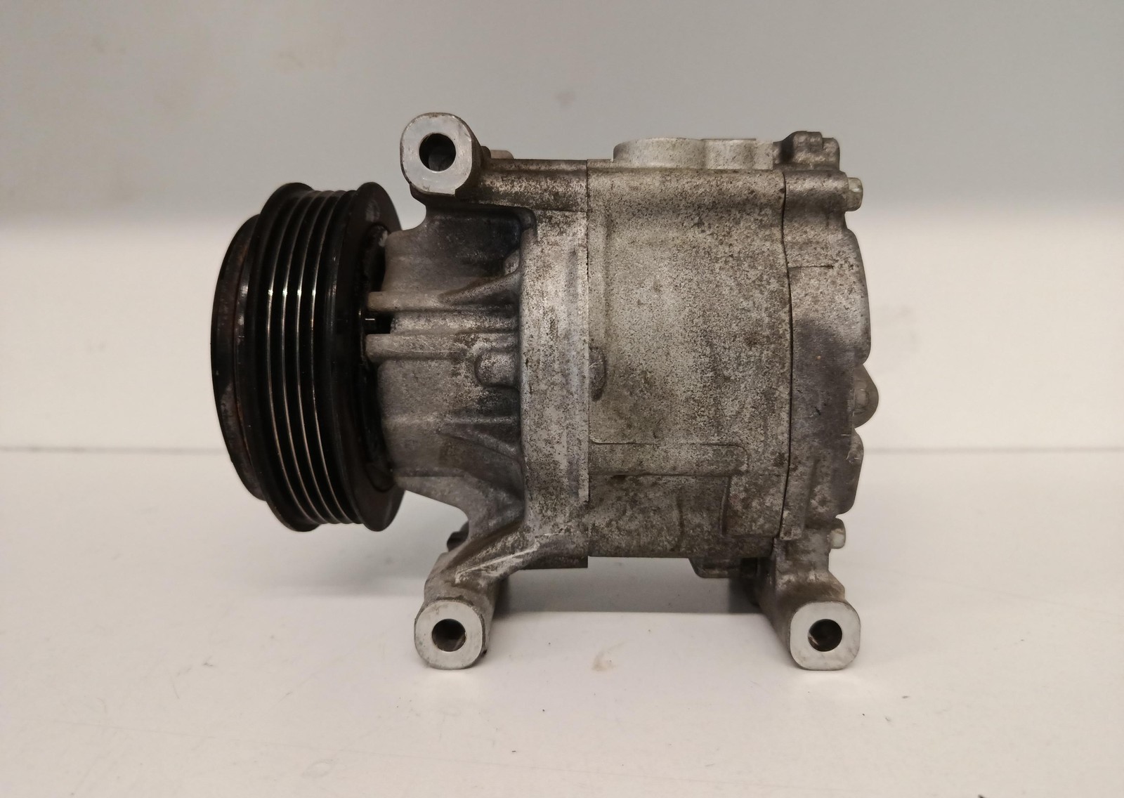 Compressore a/c - Immagine 1 di 4