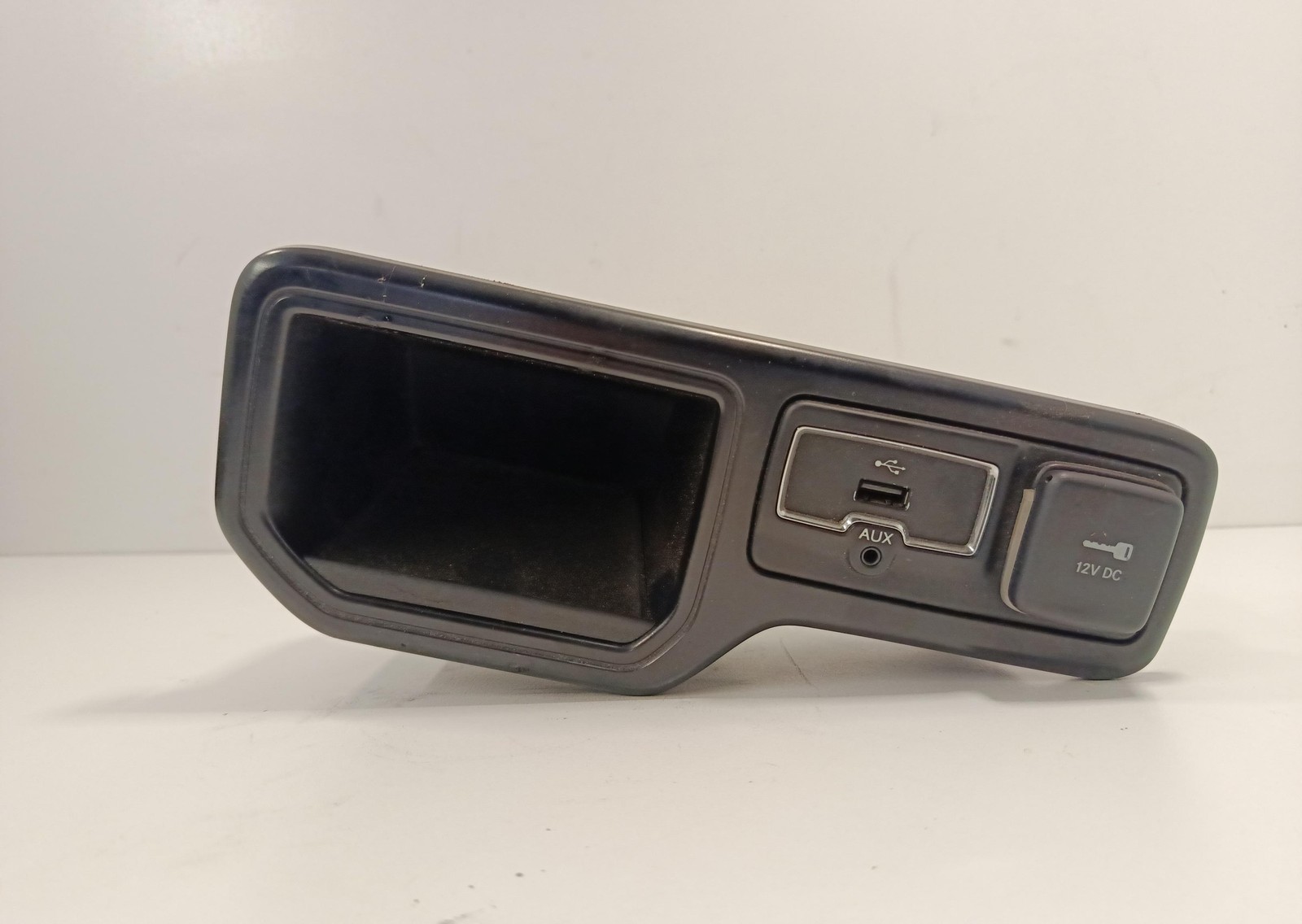 console porta USB / AUX - Immagine 1 di 3