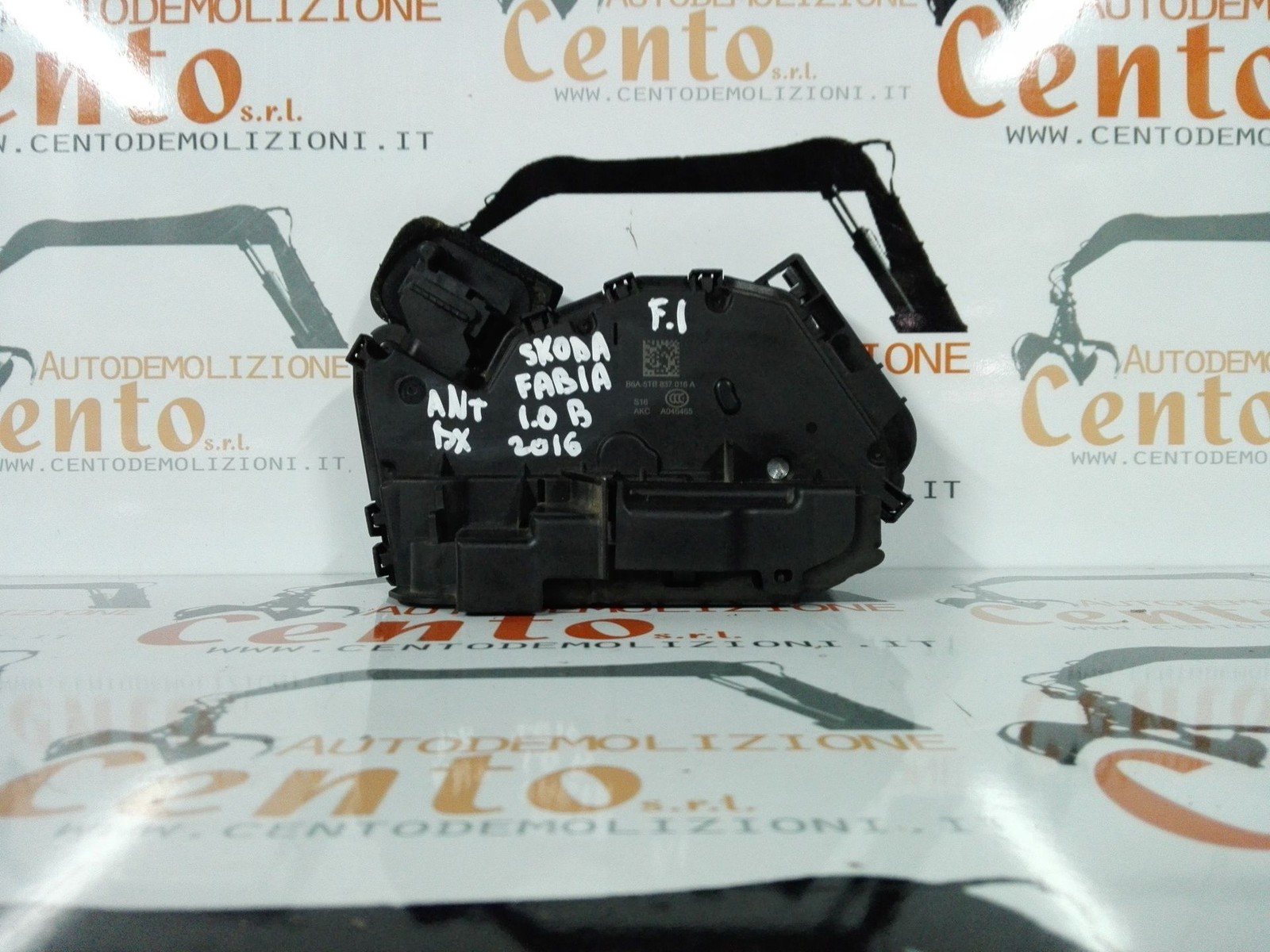 Serratura Porta Ant. Destro 3B6A-5TB837016A Usato