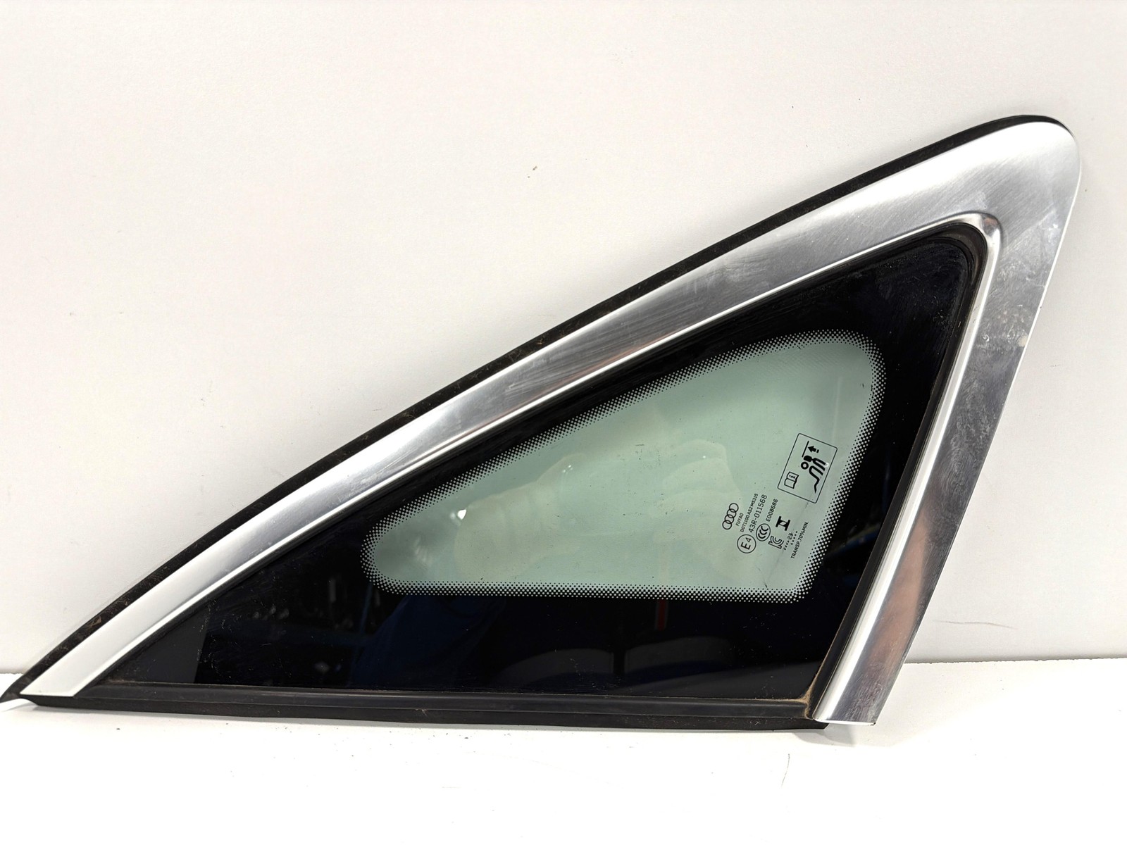 Fisso Porta Post. Sinistro 83F845297R Usato