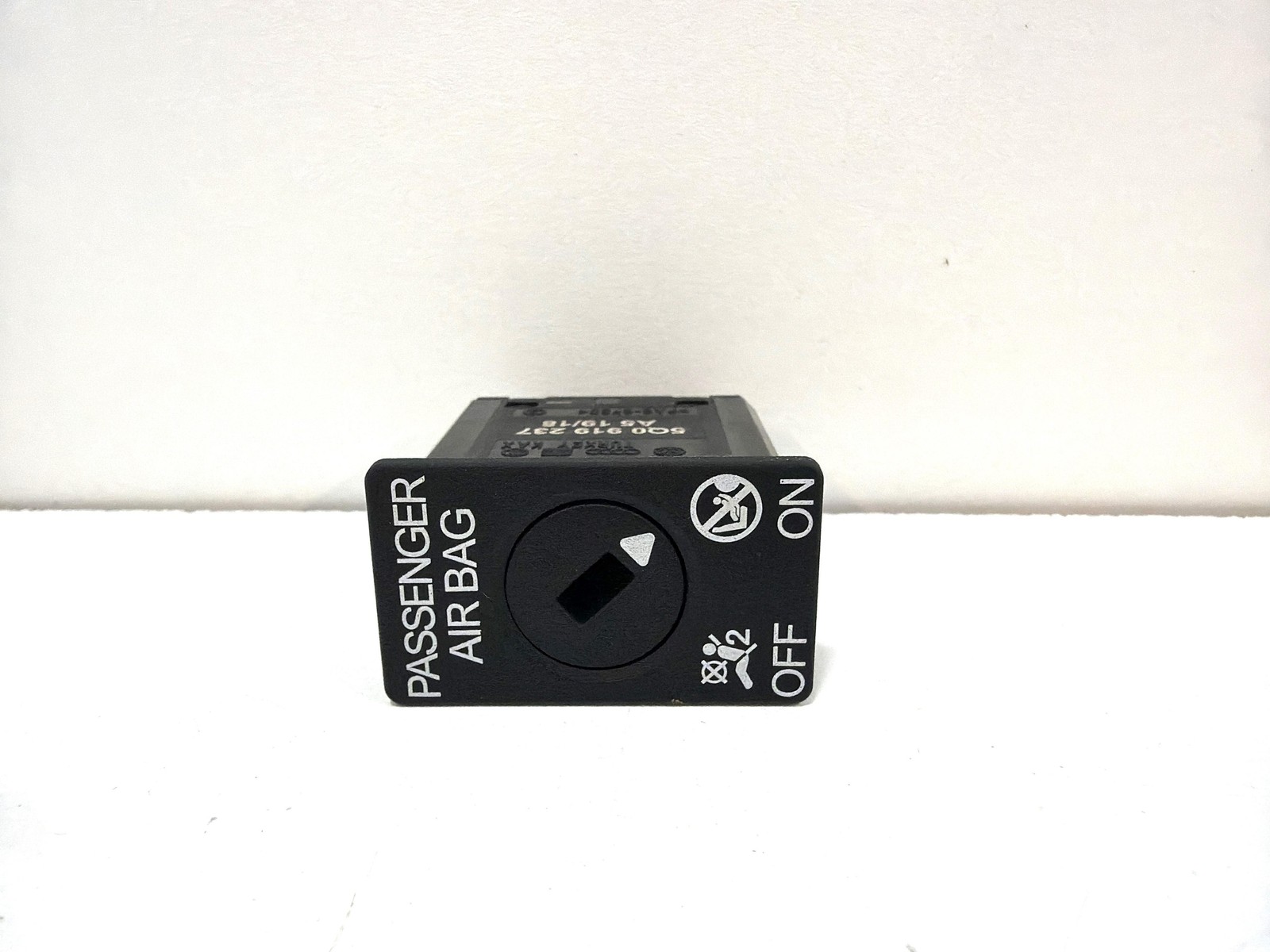 Interruttore Disinserimento Airbag Passeggero 5Q0919237 Usato