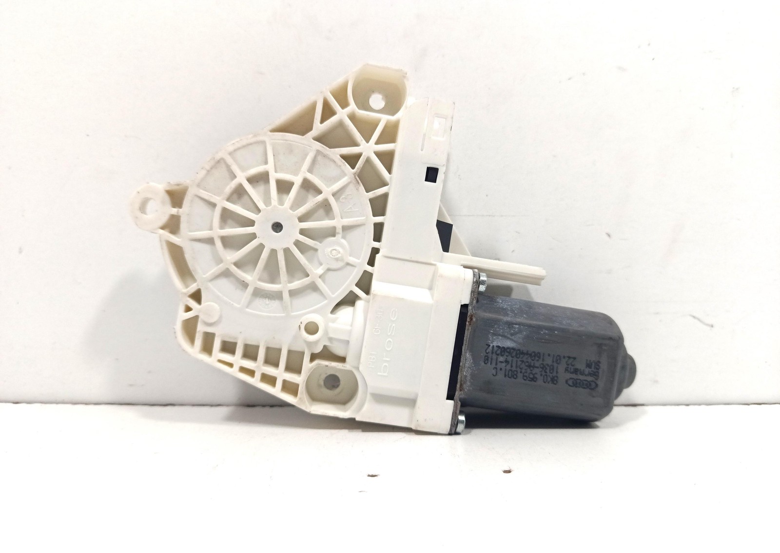 Motorino alzacristallo porta ant. Sinistro - Immagine 1 di 4
