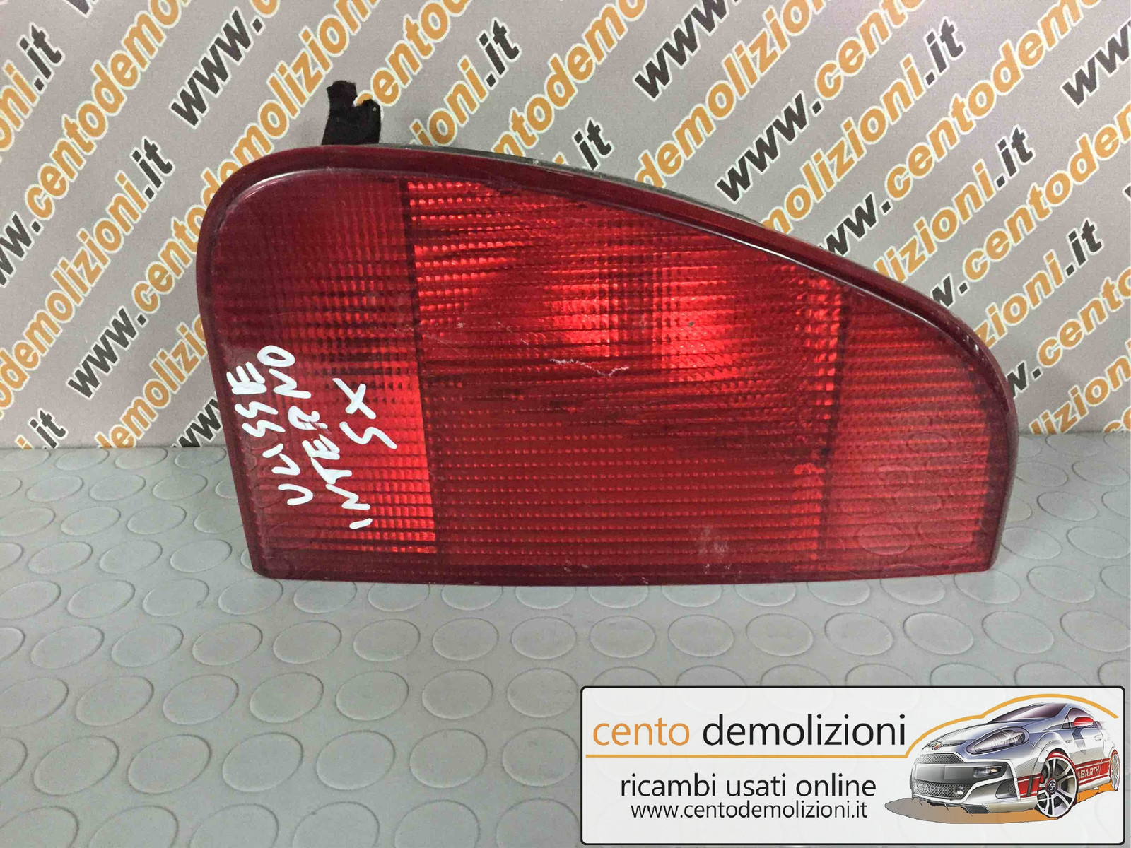 fanale stop supplementare sinistro - Immagine 1 di 1