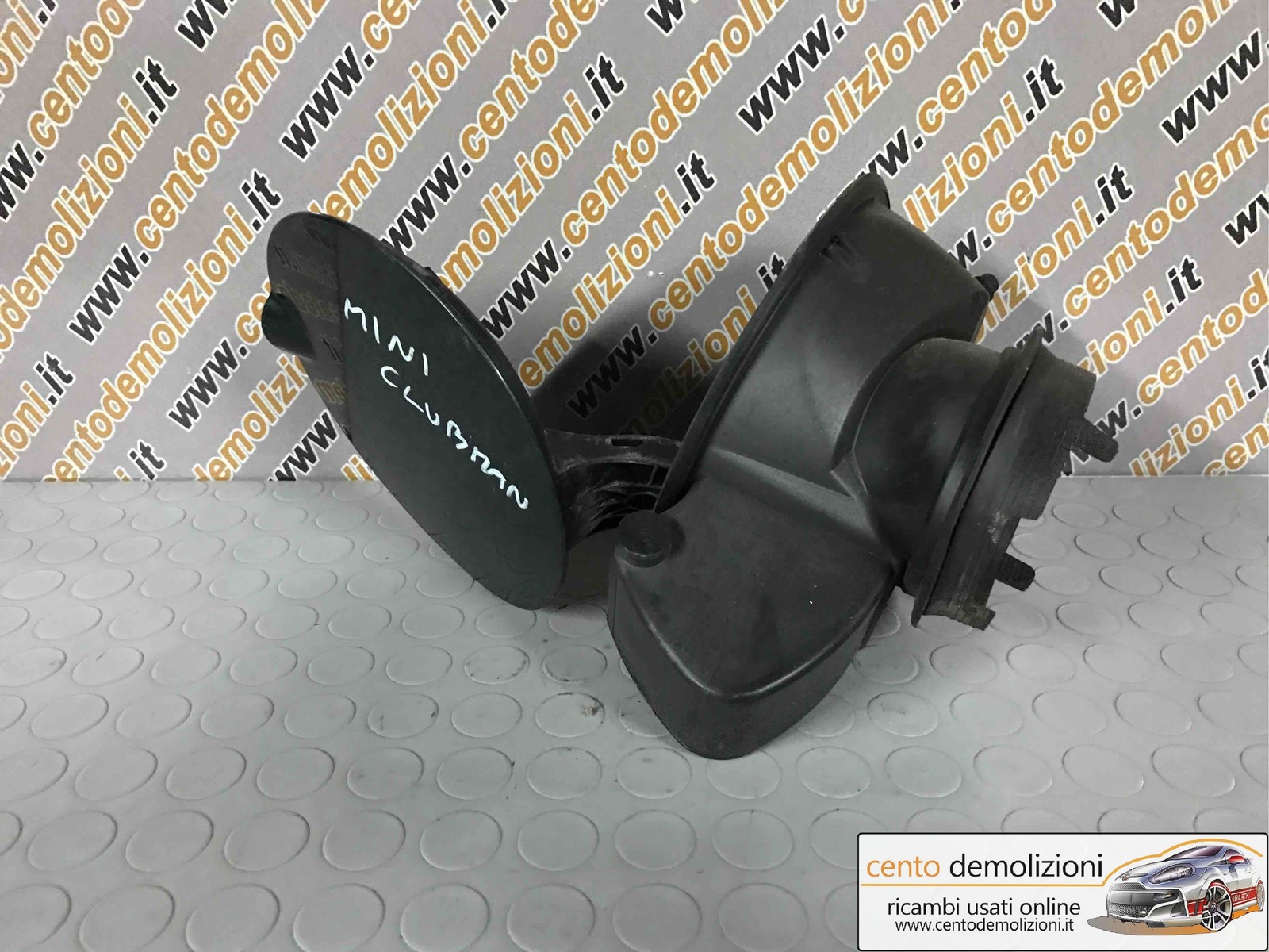 Sportello carburante - Immagine 1 di 3