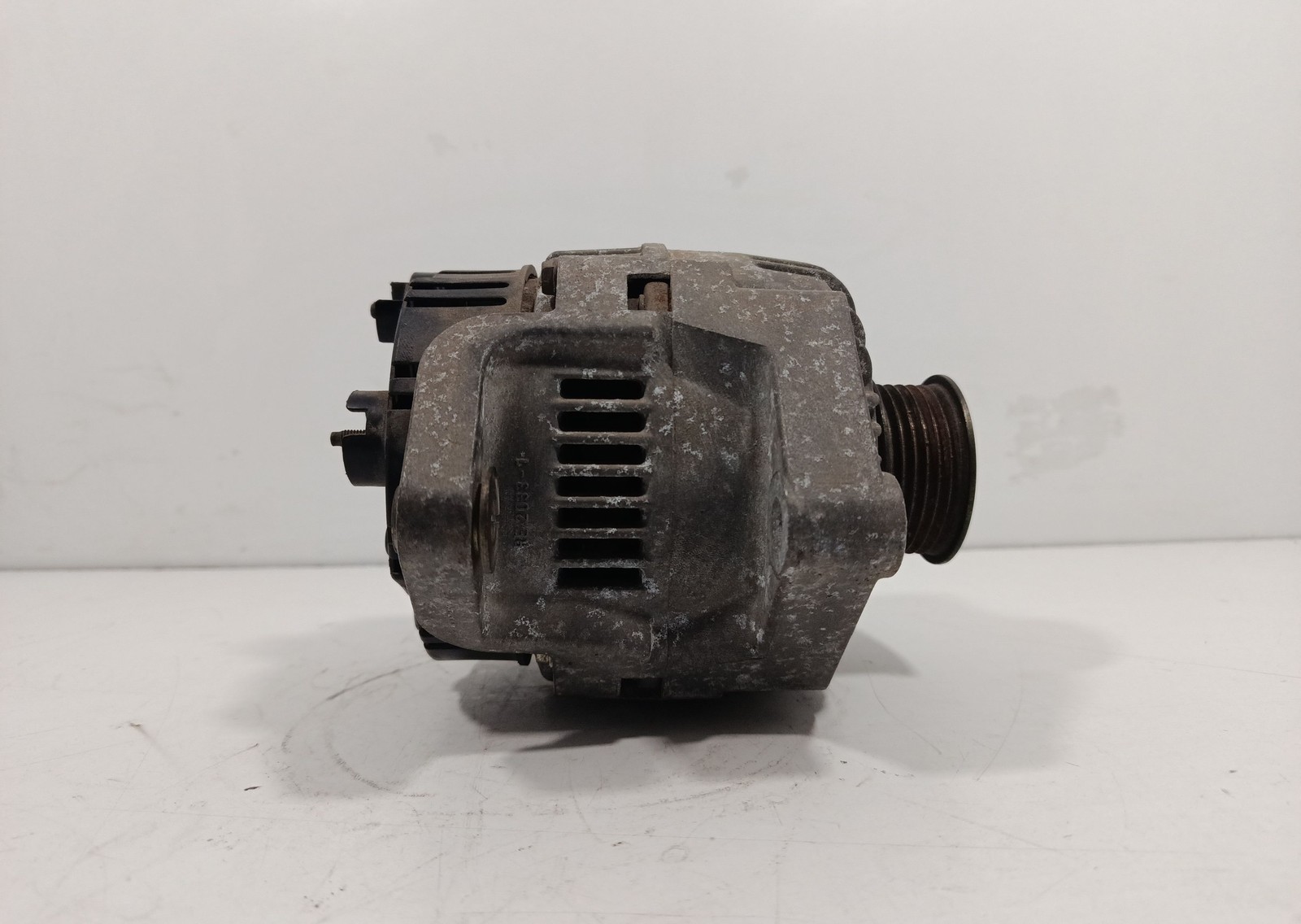 Alternatore (Valeo) 7700424595 Usato