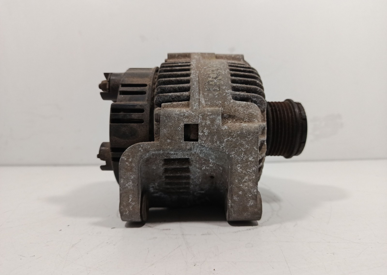 Alternatore (Valeo) 7700106501 Usato
