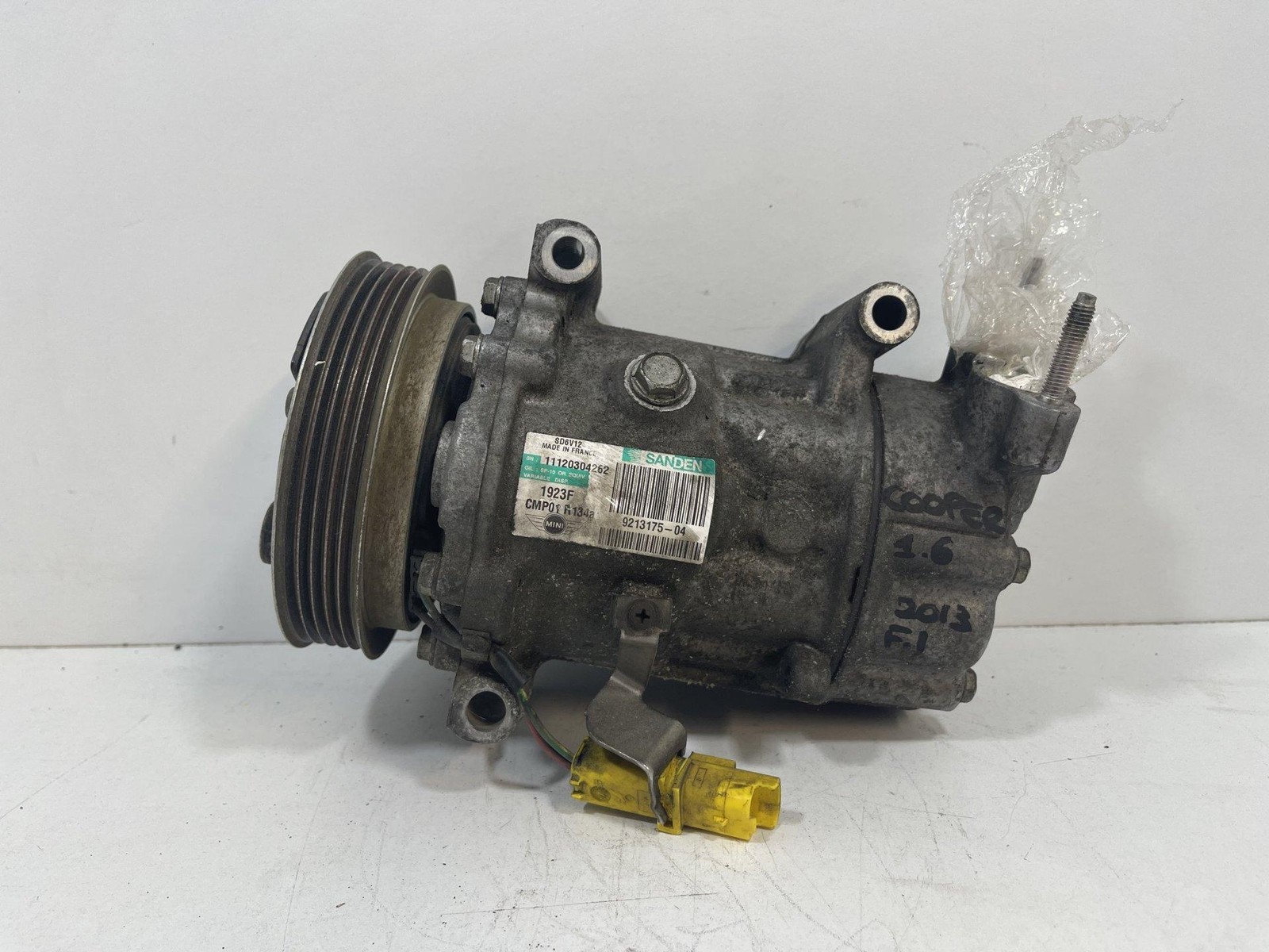 Compressore A/c 921317504 Usato