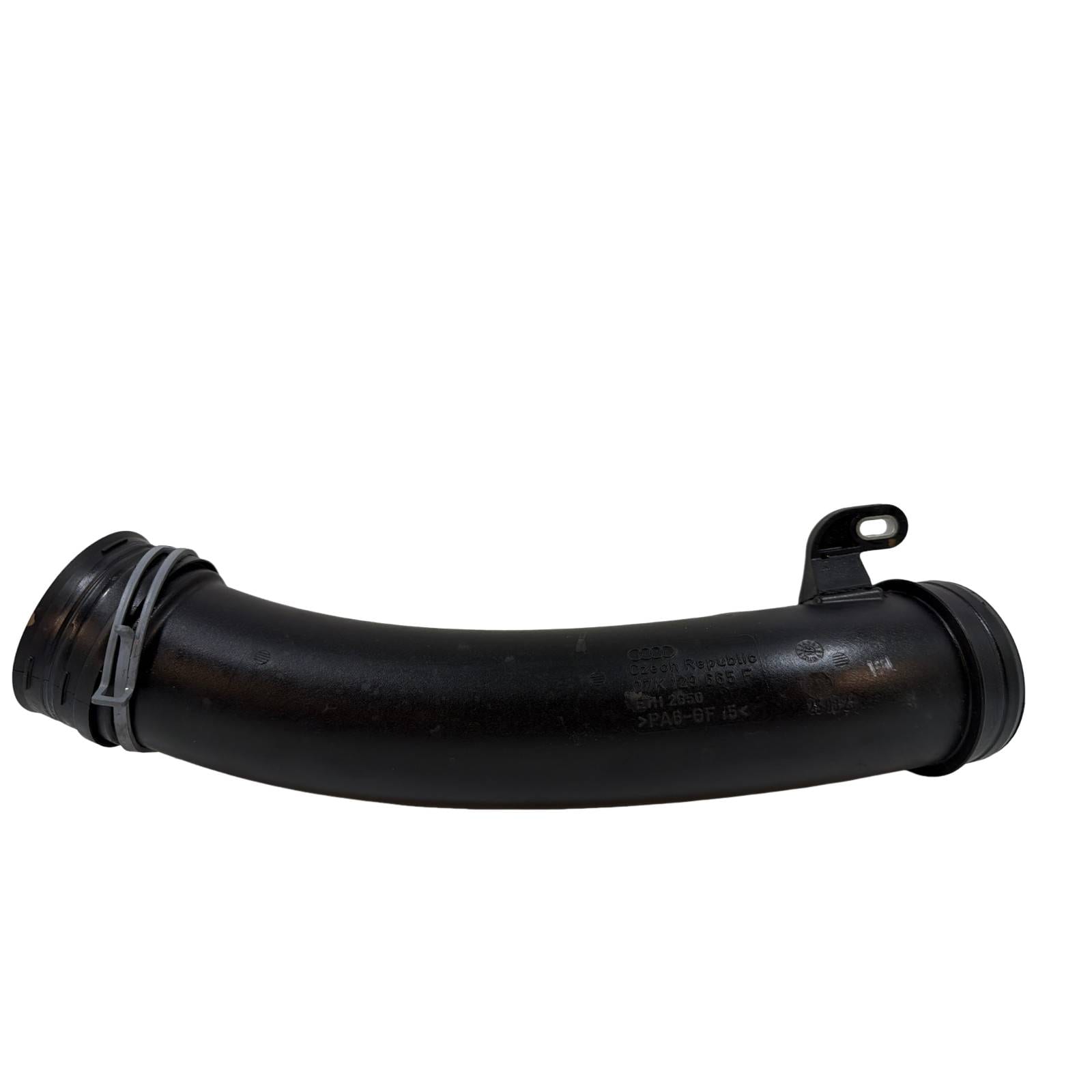 Tubo Aspirazione Uscita Filtro Aria (Audi) 83A129624A 07K 129 665 F Usato