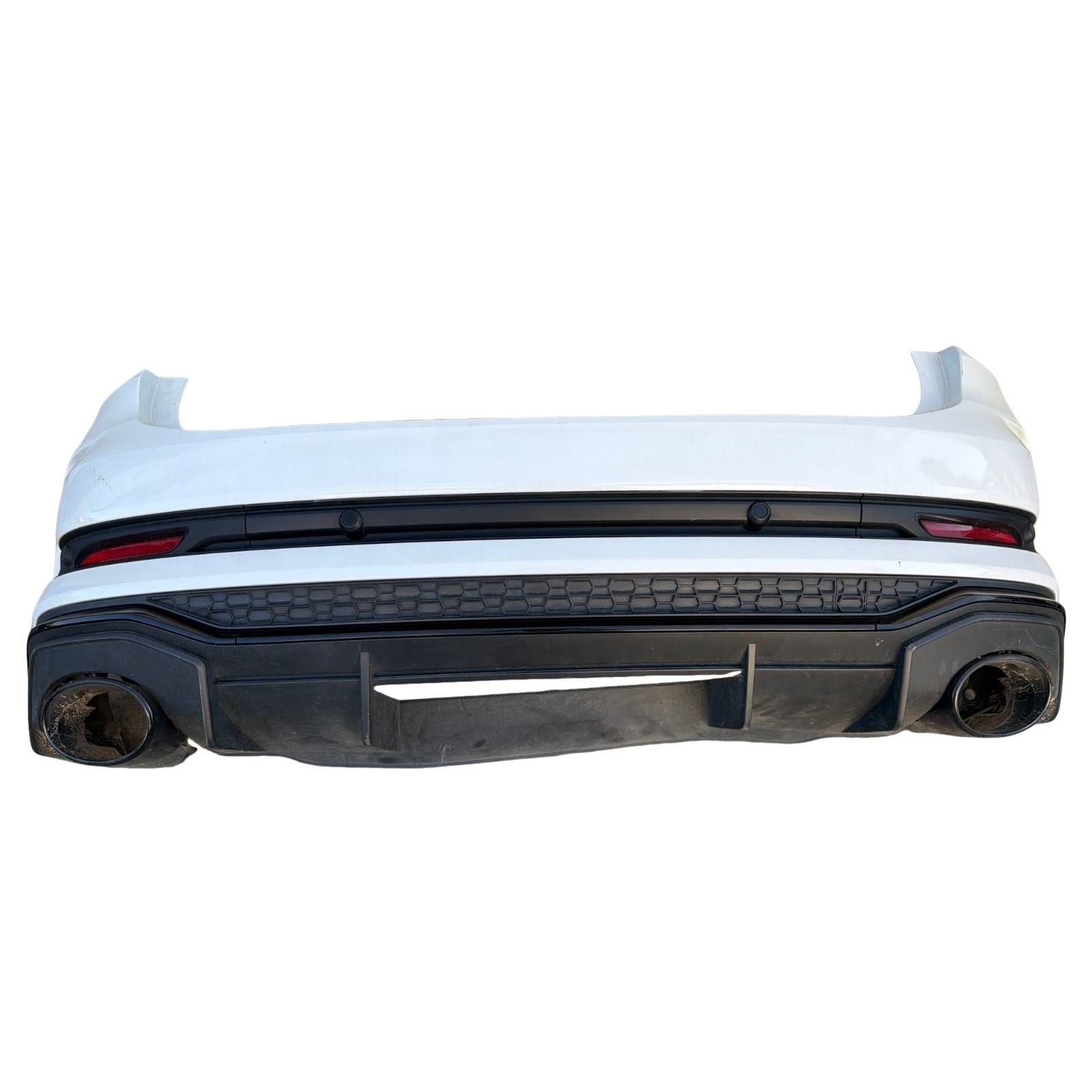 Paraurti Post. Parte Inf. + Paraurti Post. Parte Sup. 83F807511C 83F 807 511 Usato