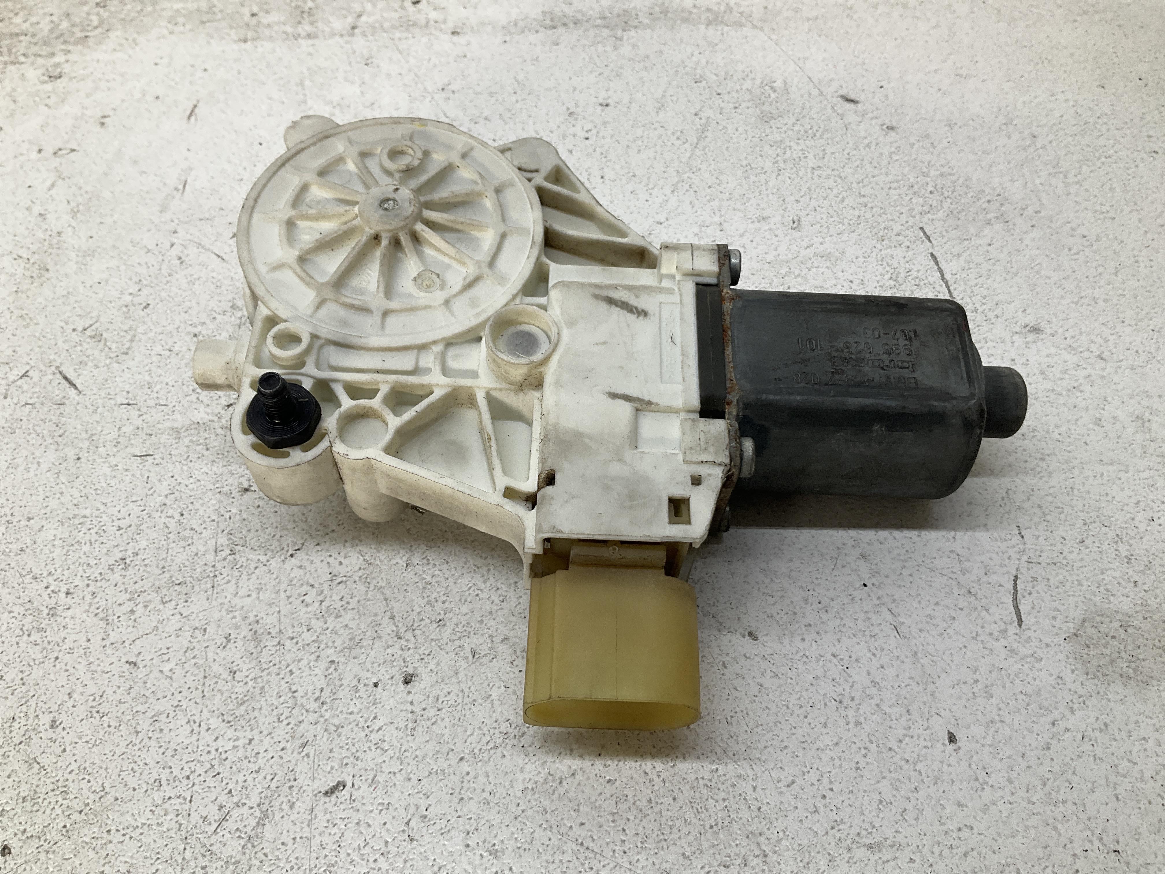 Motorino alzacristallo porta ant. Destro - Immagine 1 di 5