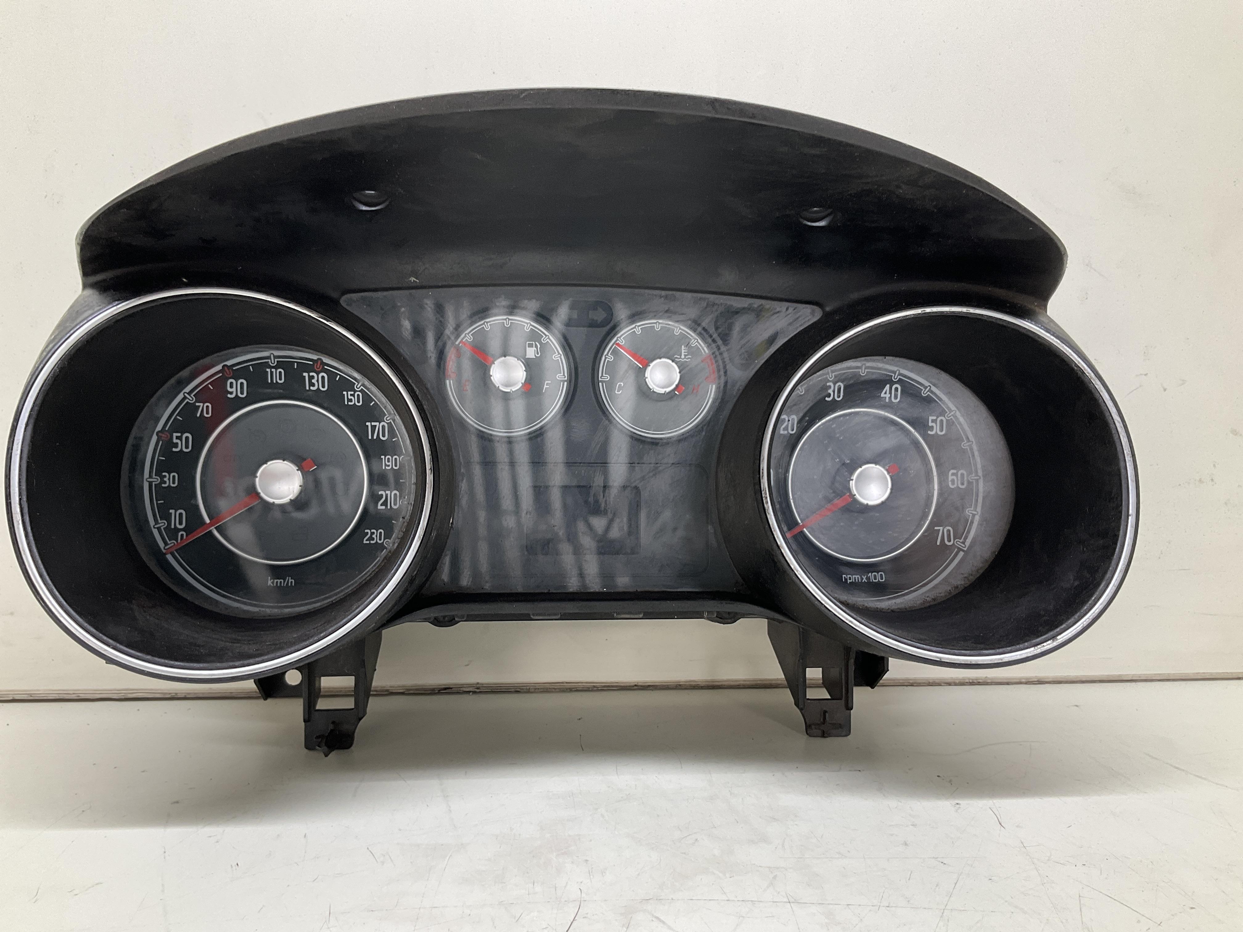 Quadro strumenti compl. - Immagine 1 di 6
