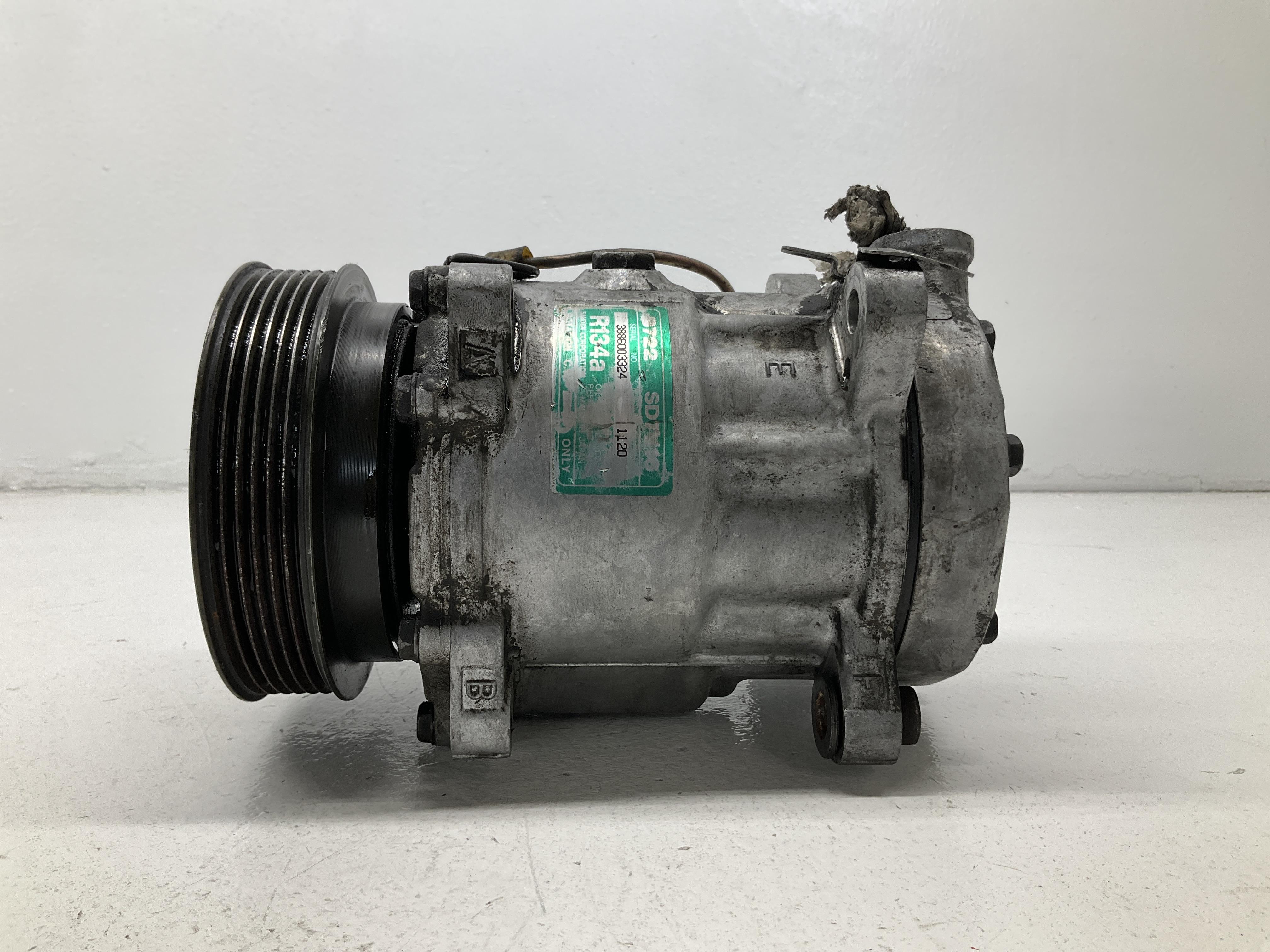 Compressore A/C - Immagine 1 di 5