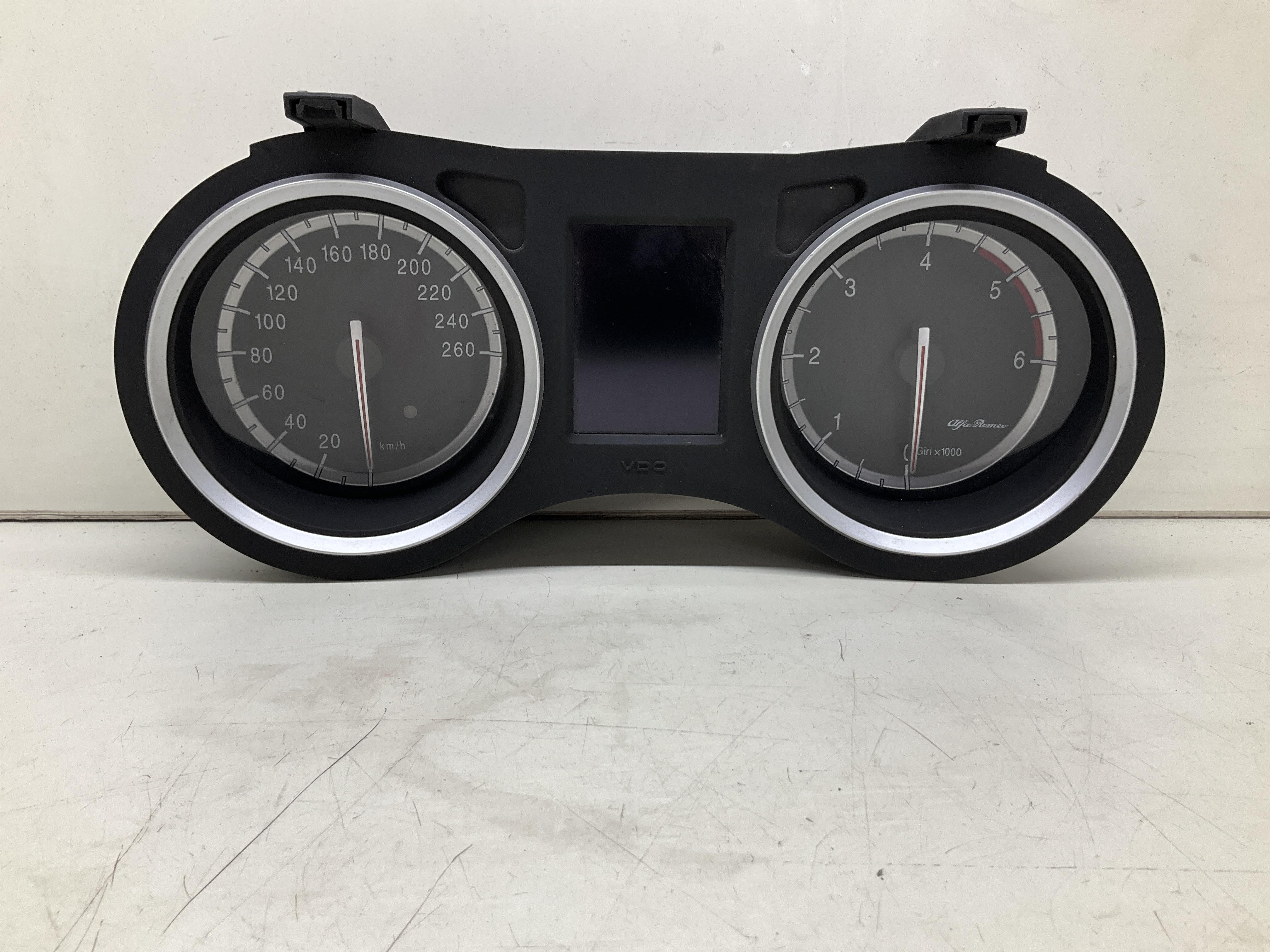 Quadro strumenti compl. - Immagine 1 di 6