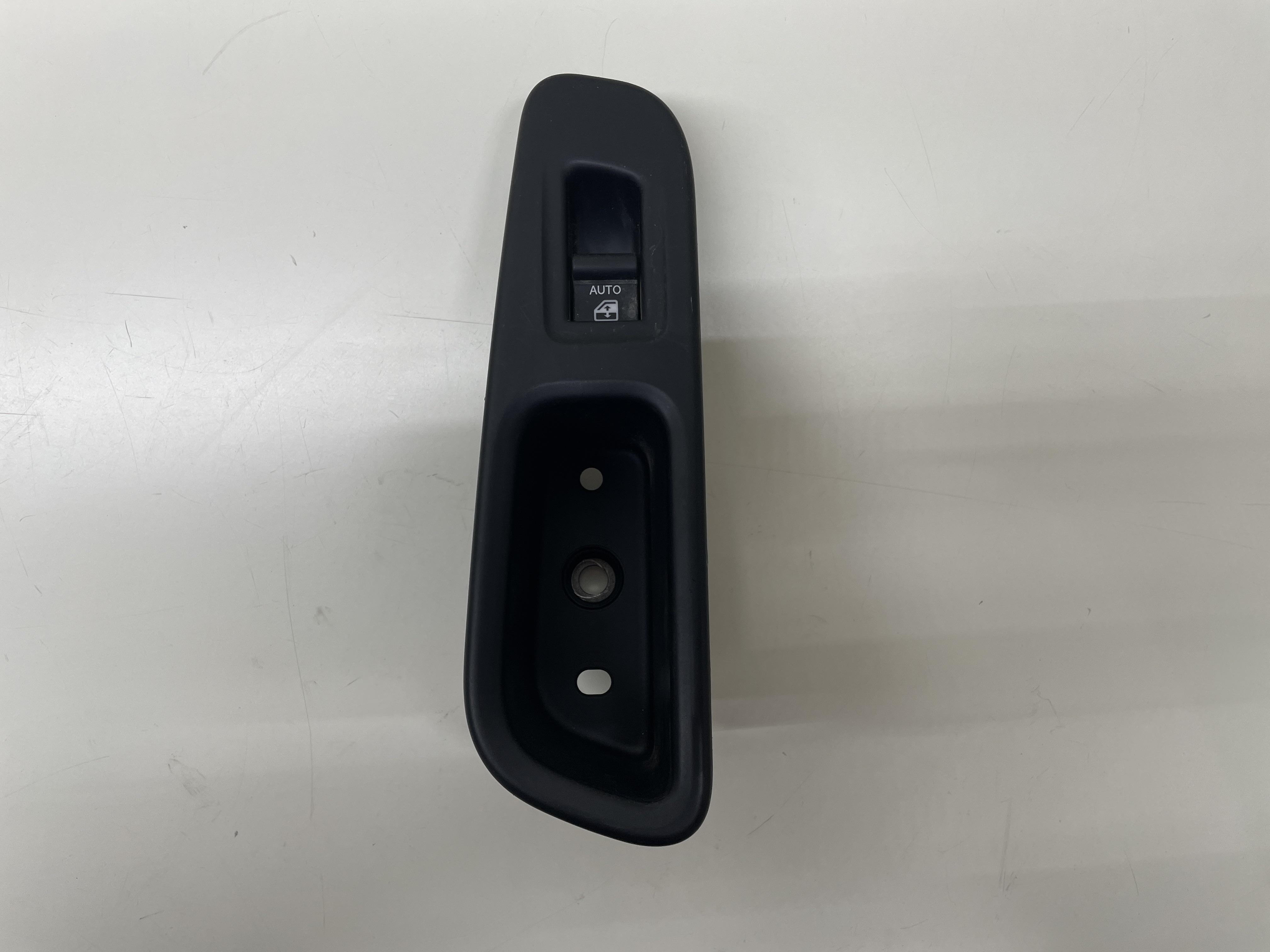 Interruttore Alzacristalli Porta Post. Sinistro Usato