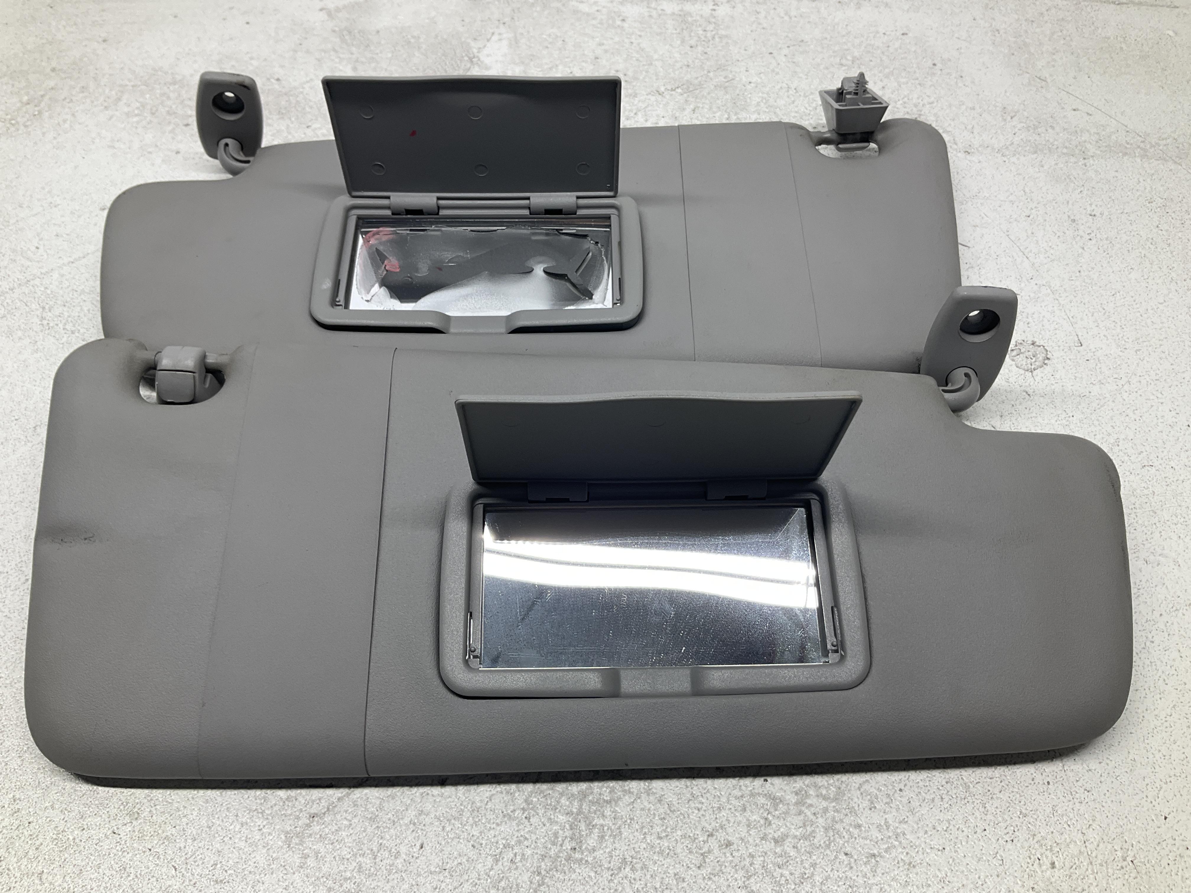 Coppia parasole Dx e SX - Immagine 1 di 4
