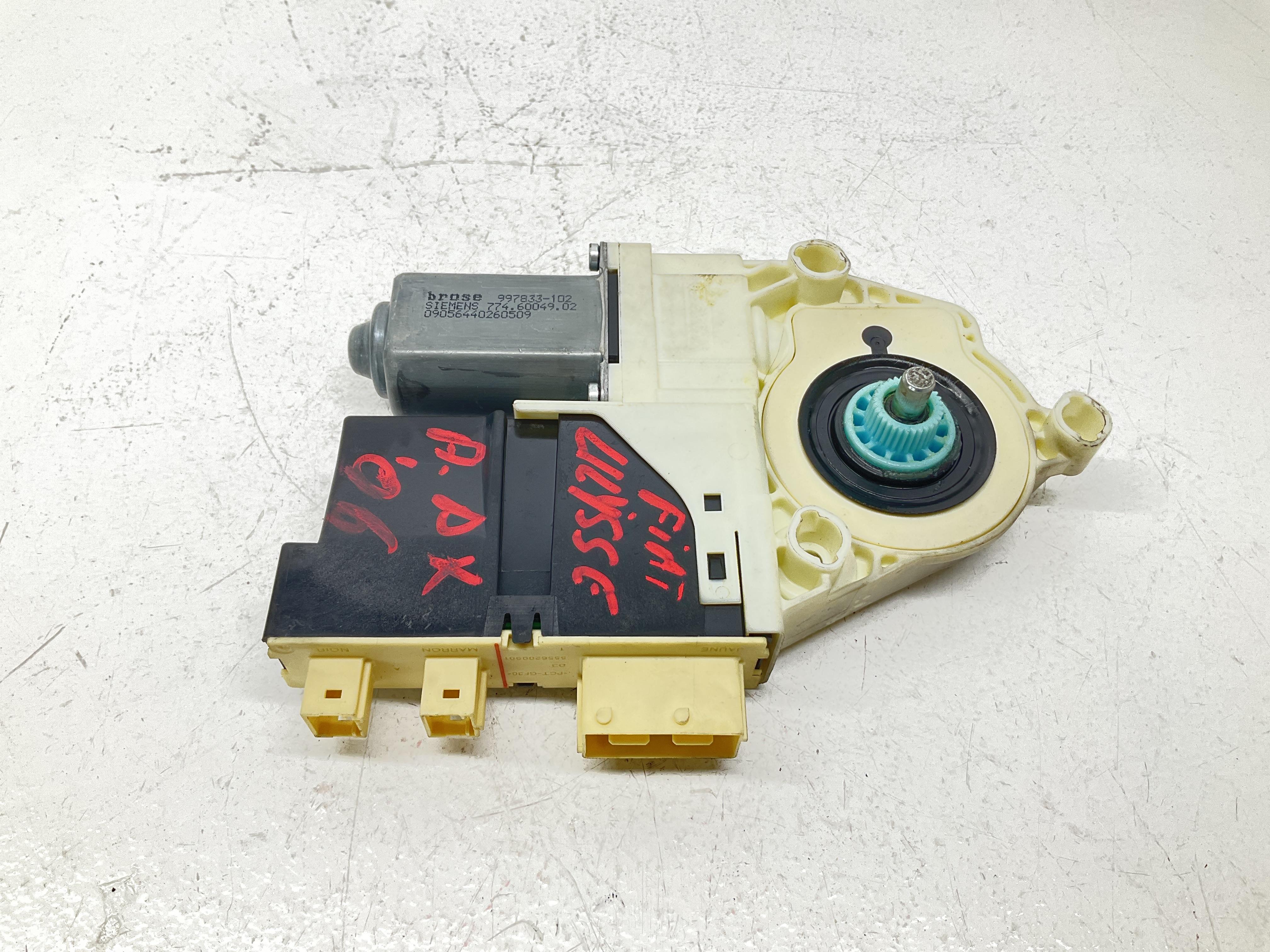 Motorino alzacristallo porta ant. Destro - Immagine 1 di 5