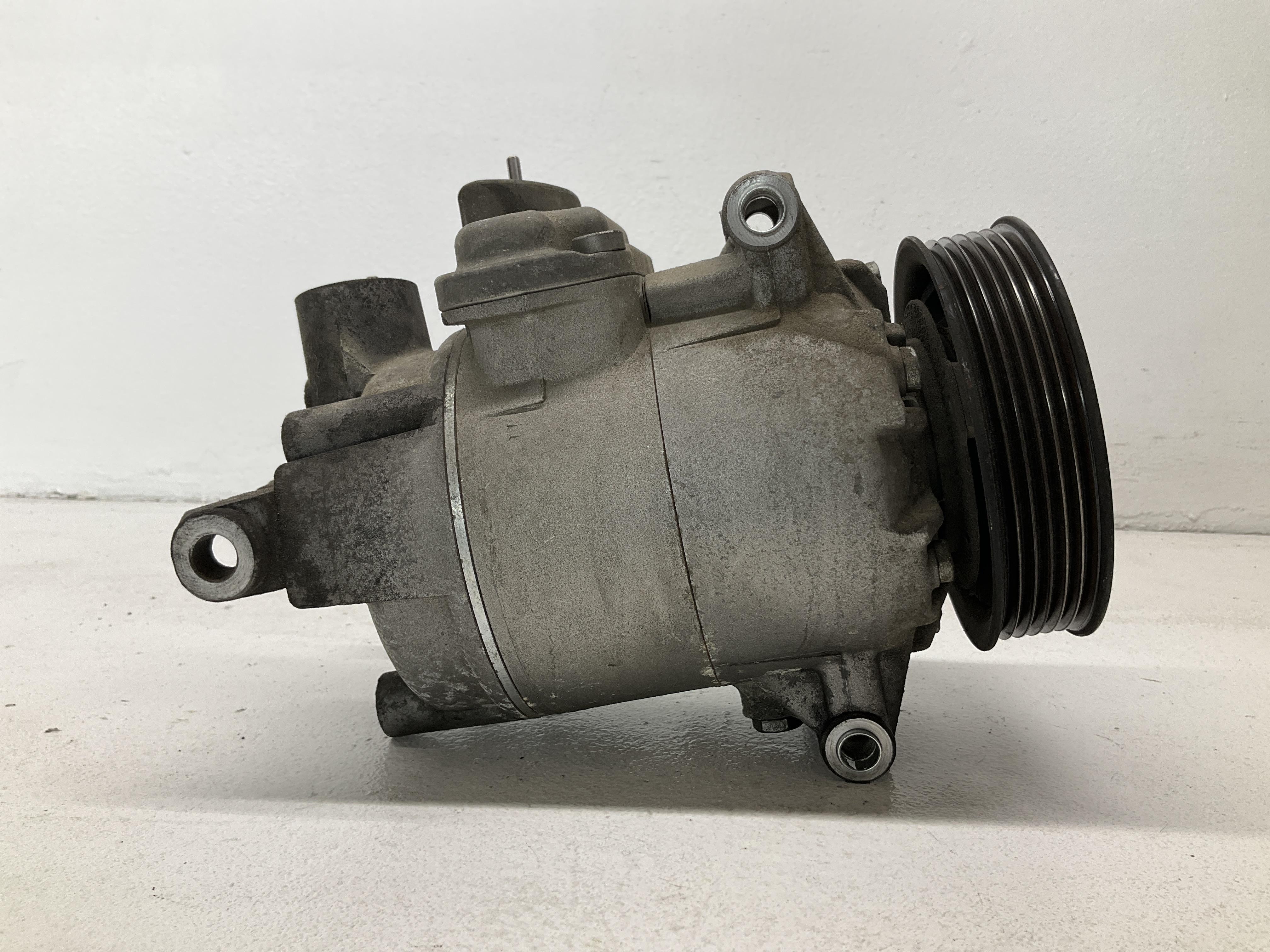 Compressore A/C - Immagine 1 di 5